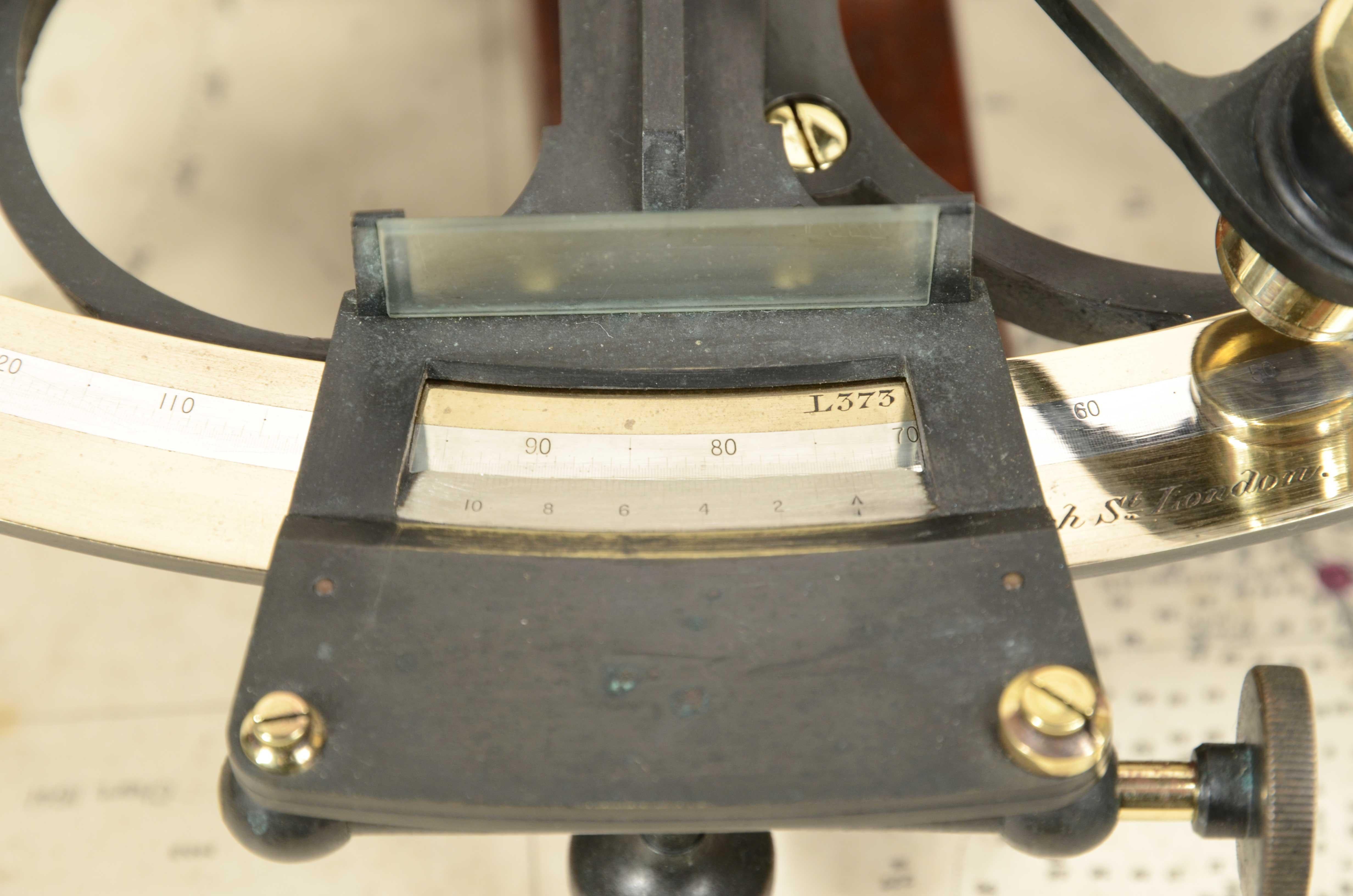 Sextant en laiton bruni D. Mc Lean & Co  Lta 113 Frenchurch  St. Londres 1890 en vente 7