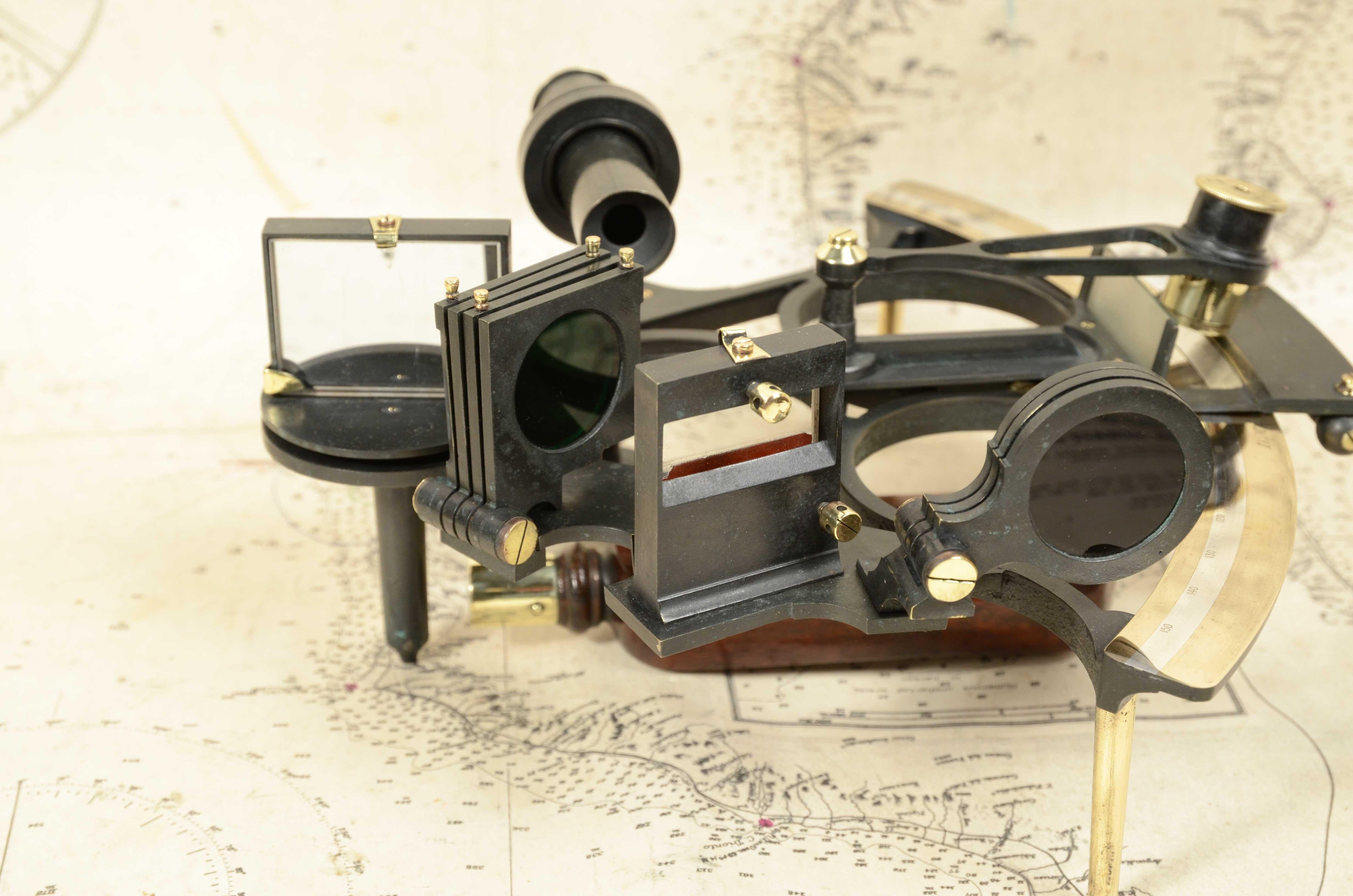 Sextant en laiton bruni D. Mc Lean & Co  Lta 113 Frenchurch  St. Londres 1890 en vente 9