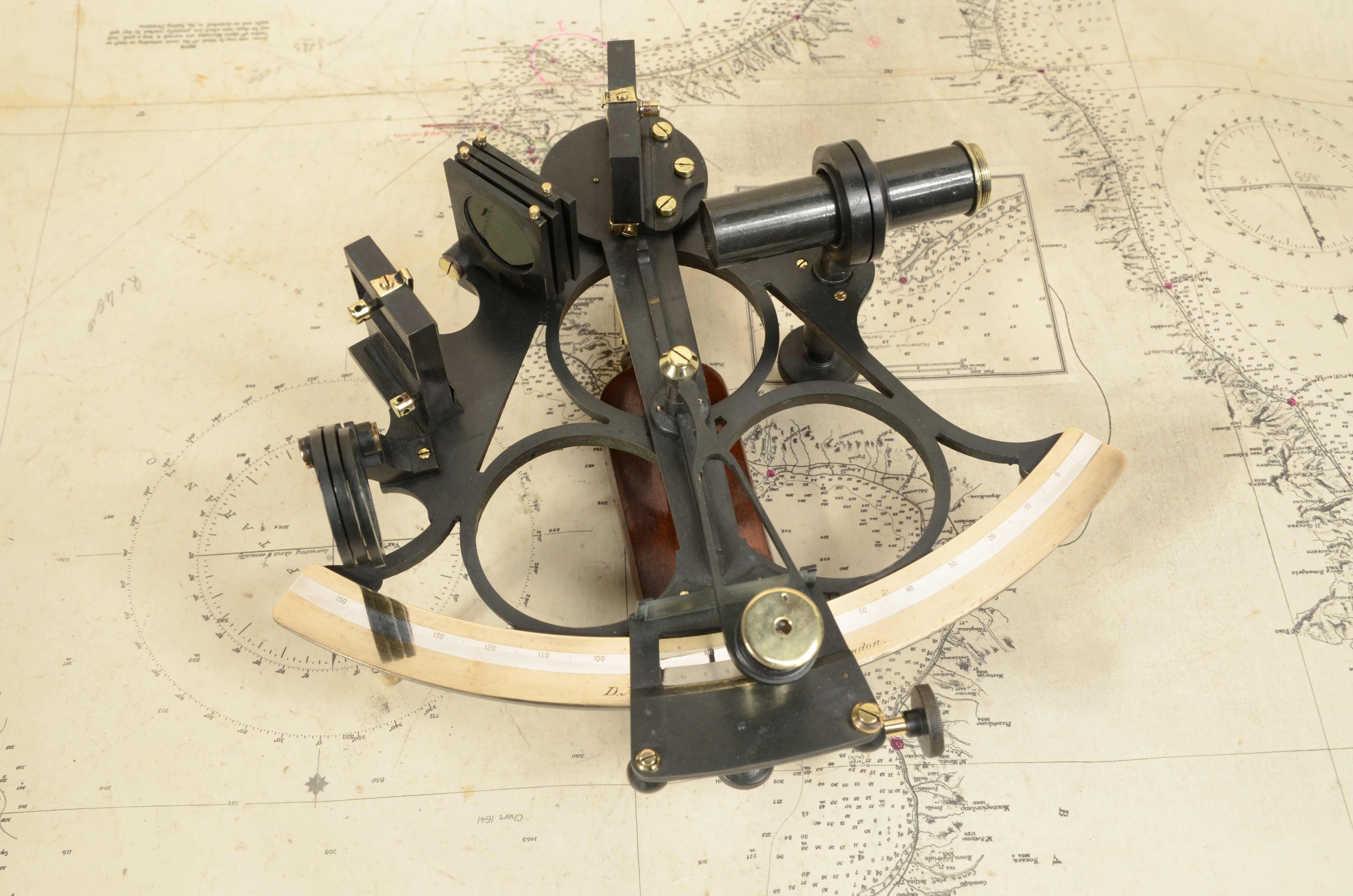 Sextant en laiton bruni D. Mc Lean & Co  Lta 113 Frenchurch  St. Londres 1890 en vente 2