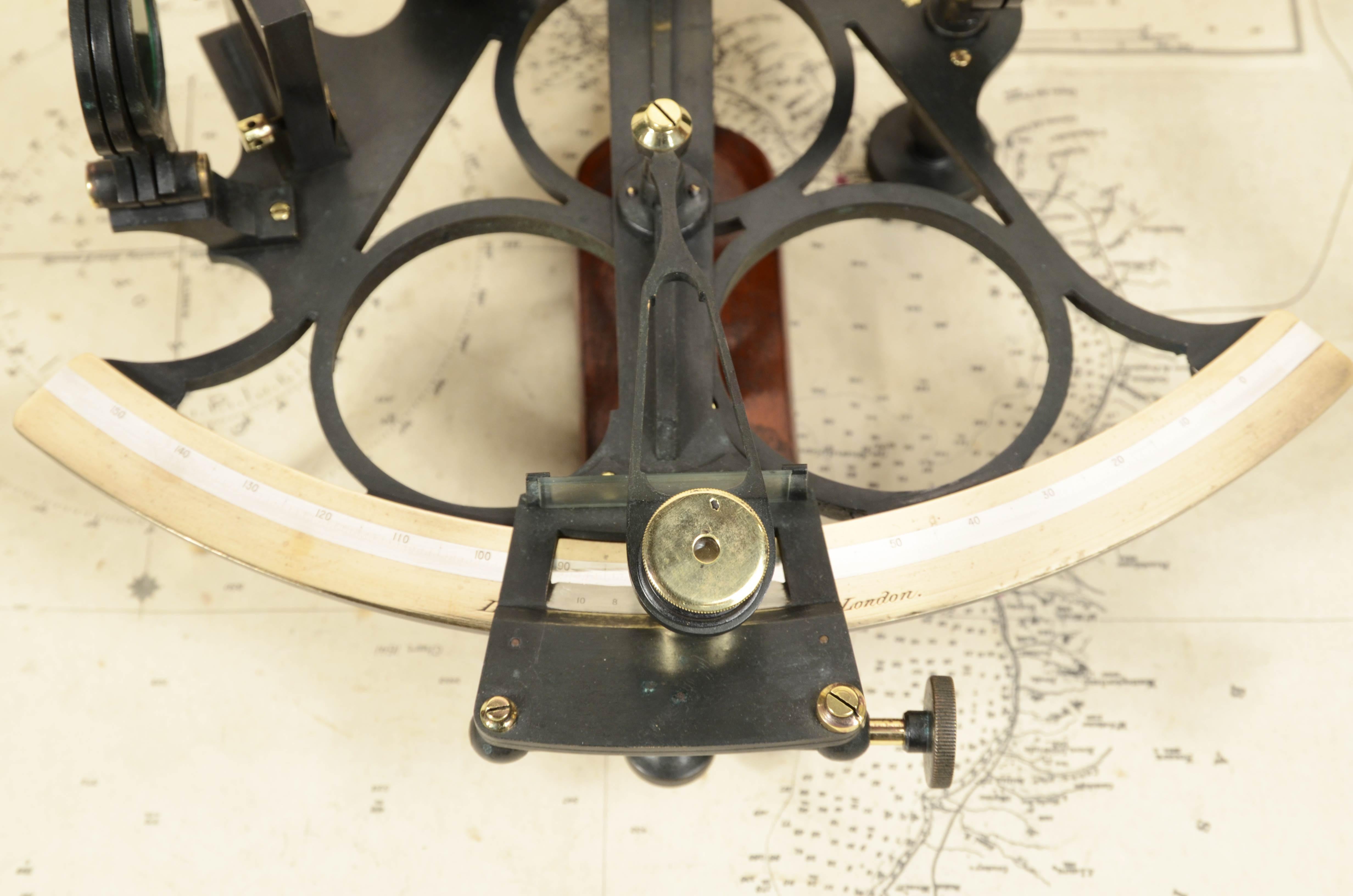 Sextant en laiton bruni D. Mc Lean & Co  Lta 113 Frenchurch  St. Londres 1890 en vente 3