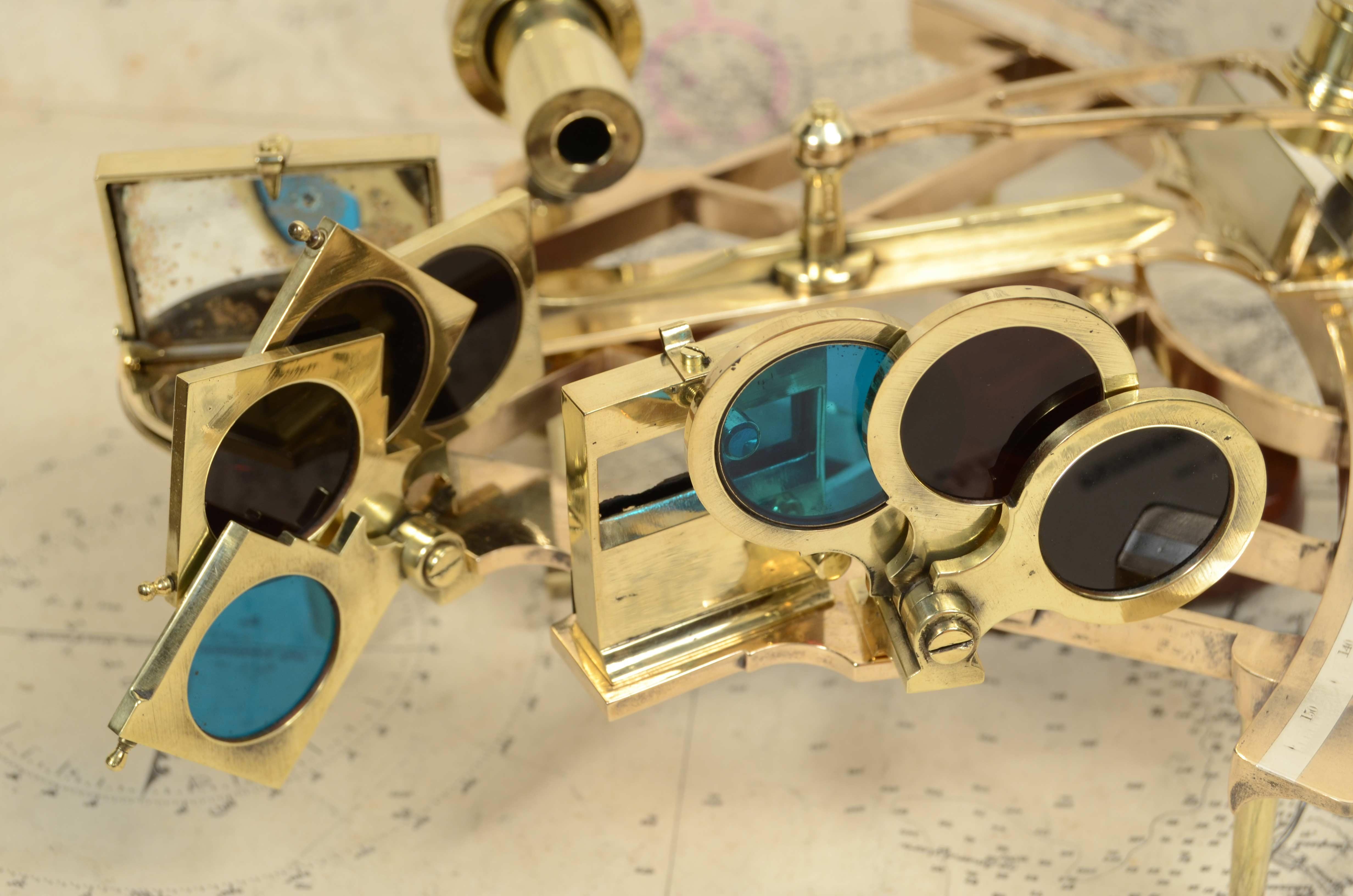 Brass sextant signed Heath & C. Crayford London from the second half of the 19th century 8