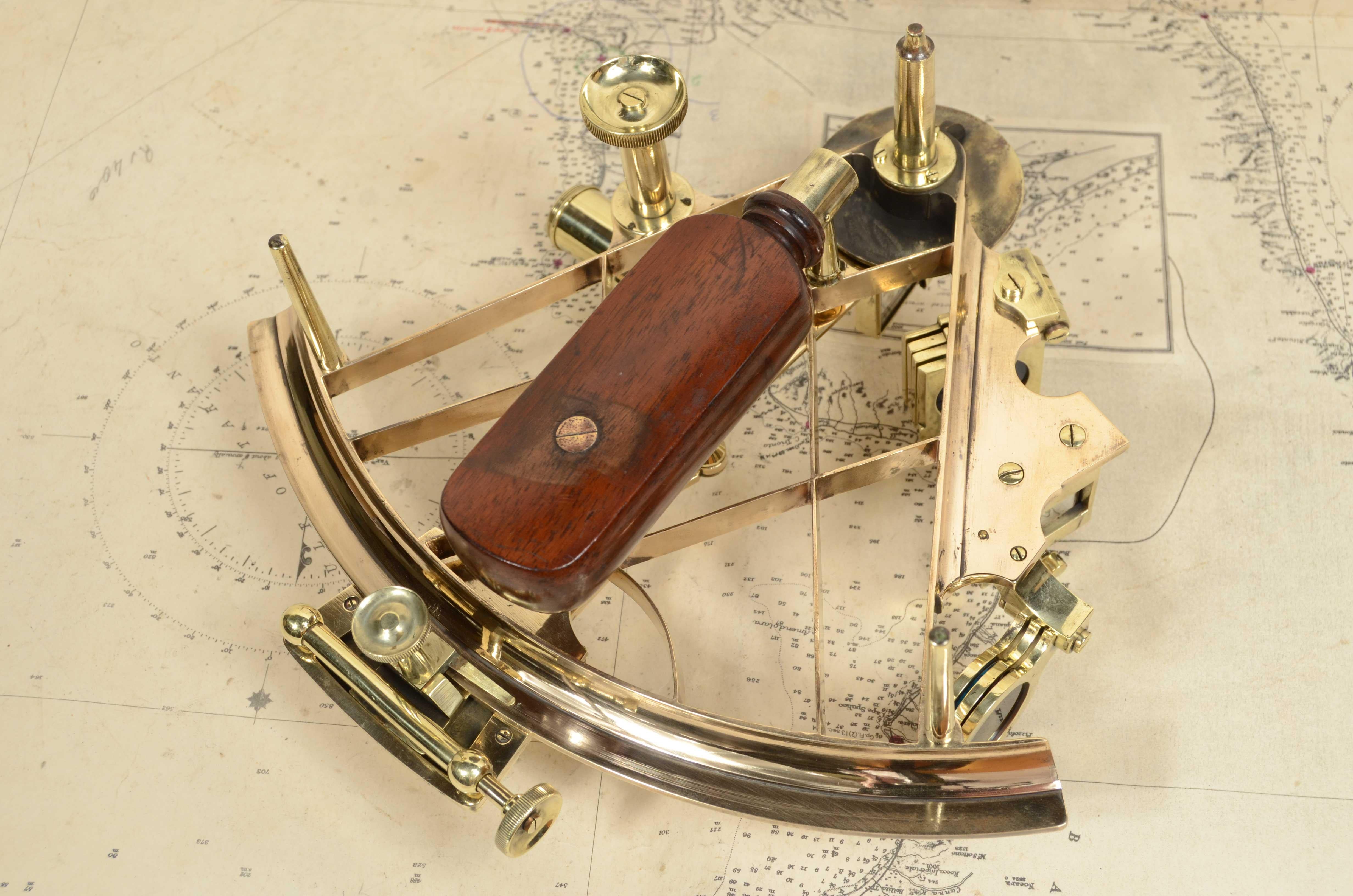 Brass sextant signed Heath & C. Crayford London from the second half of the 19th century 9