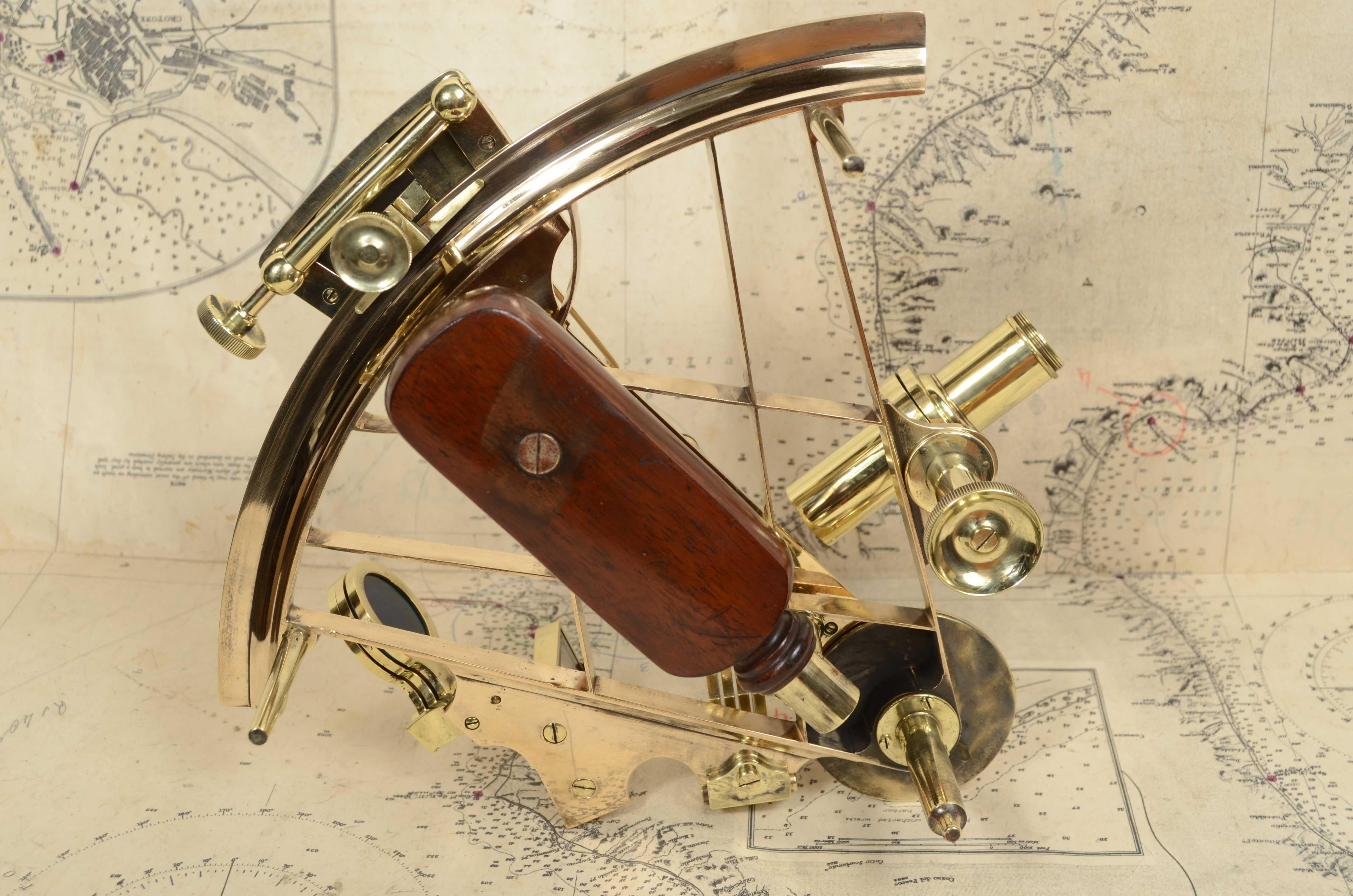Brass sextant signed Heath & C. Crayford London from the second half of the 19th century 16