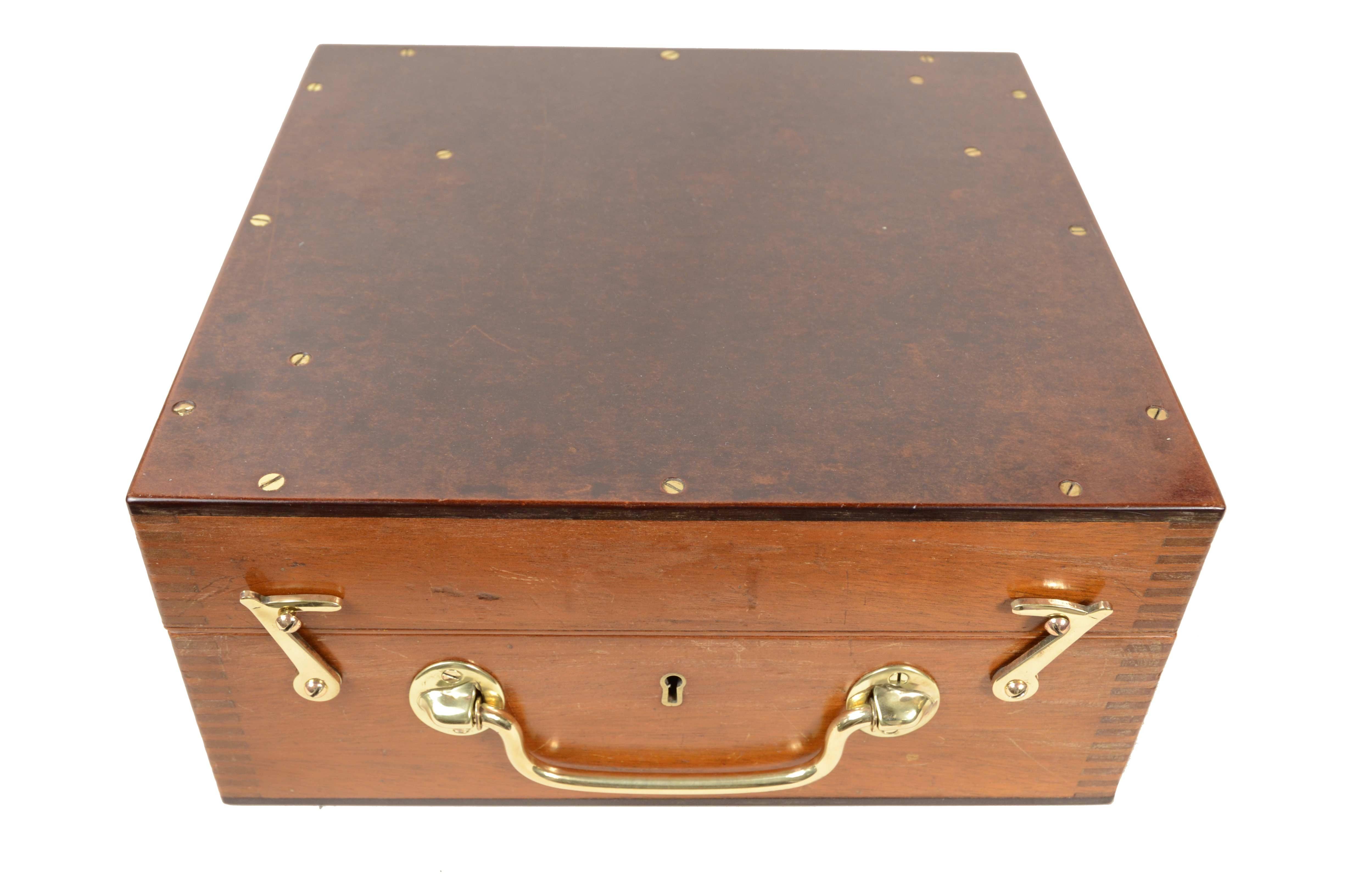 Sestante in ottone firmato HEATH & C. Ltd New Heltham London dei primi del '900. 5