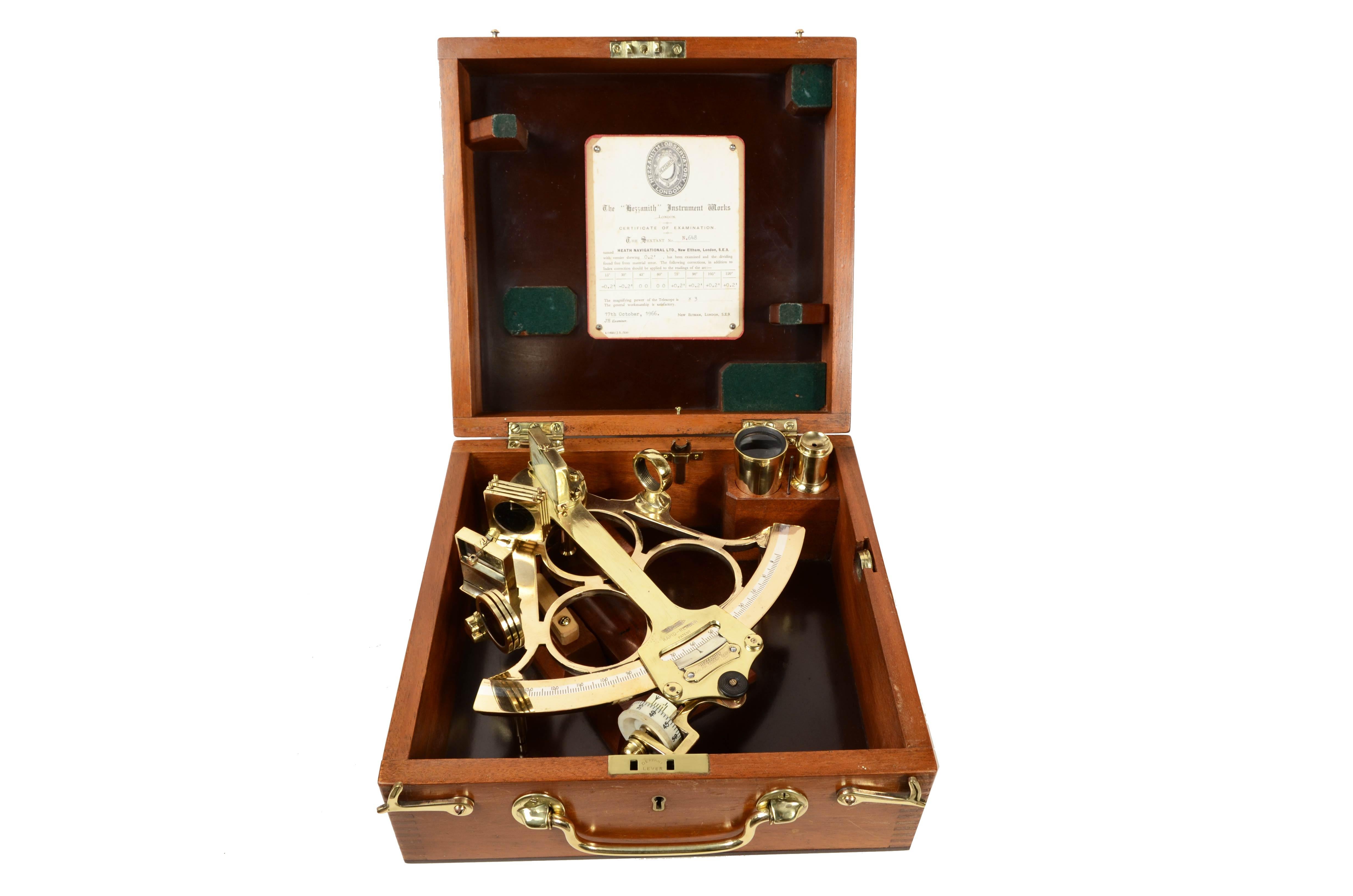 Sestante in ottone firmato HEATH & C. Ltd New Heltham London dei primi del '900. 11