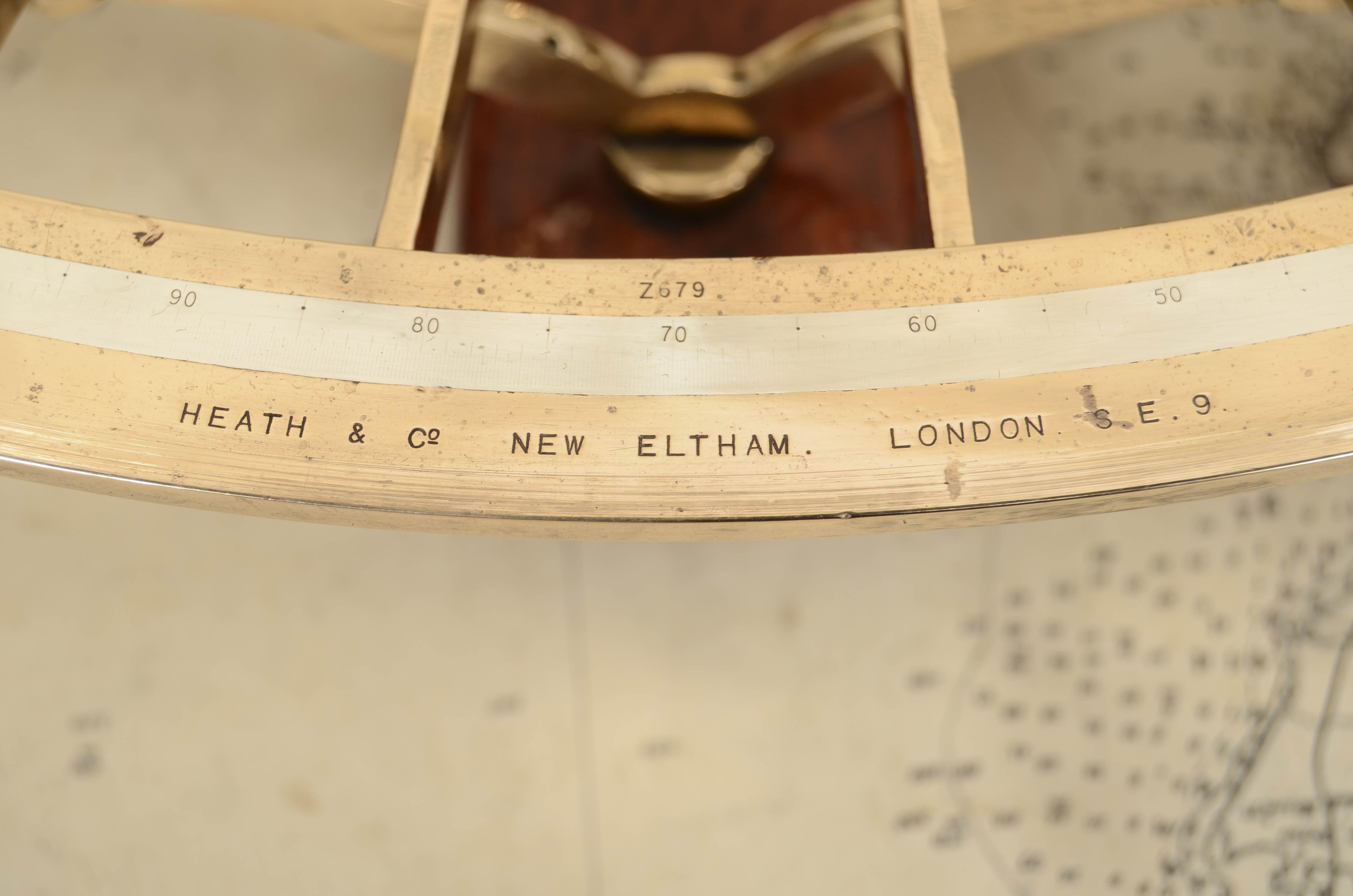 Sestante in ottone firmato HEATH & Co. New Heltham London S.E. 9. 1870 circa In condizioni buone a Milan, IT