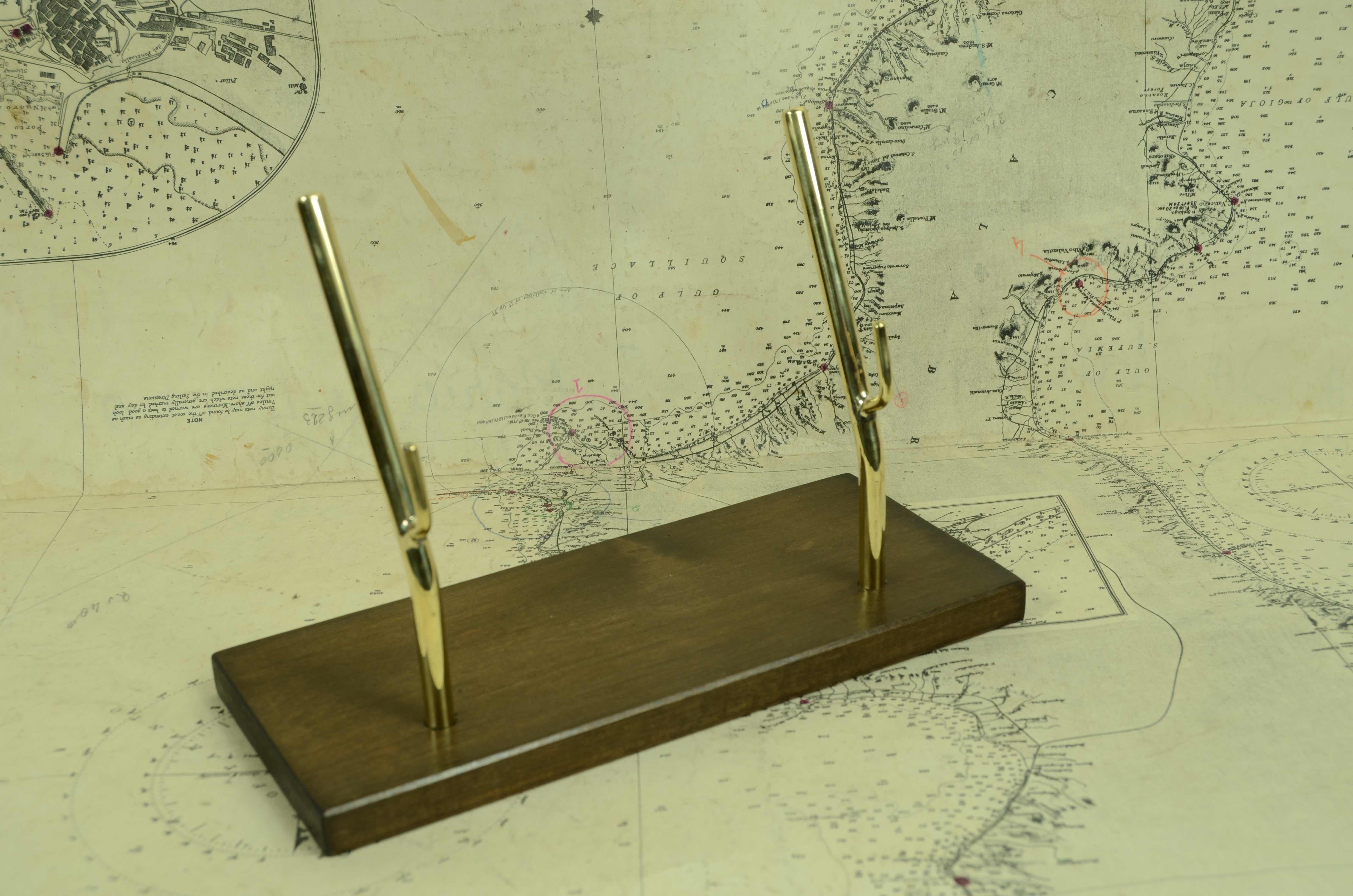 Brass sextant signed Husun Trade Mark  Serial No. 55040 from the 1930s 8