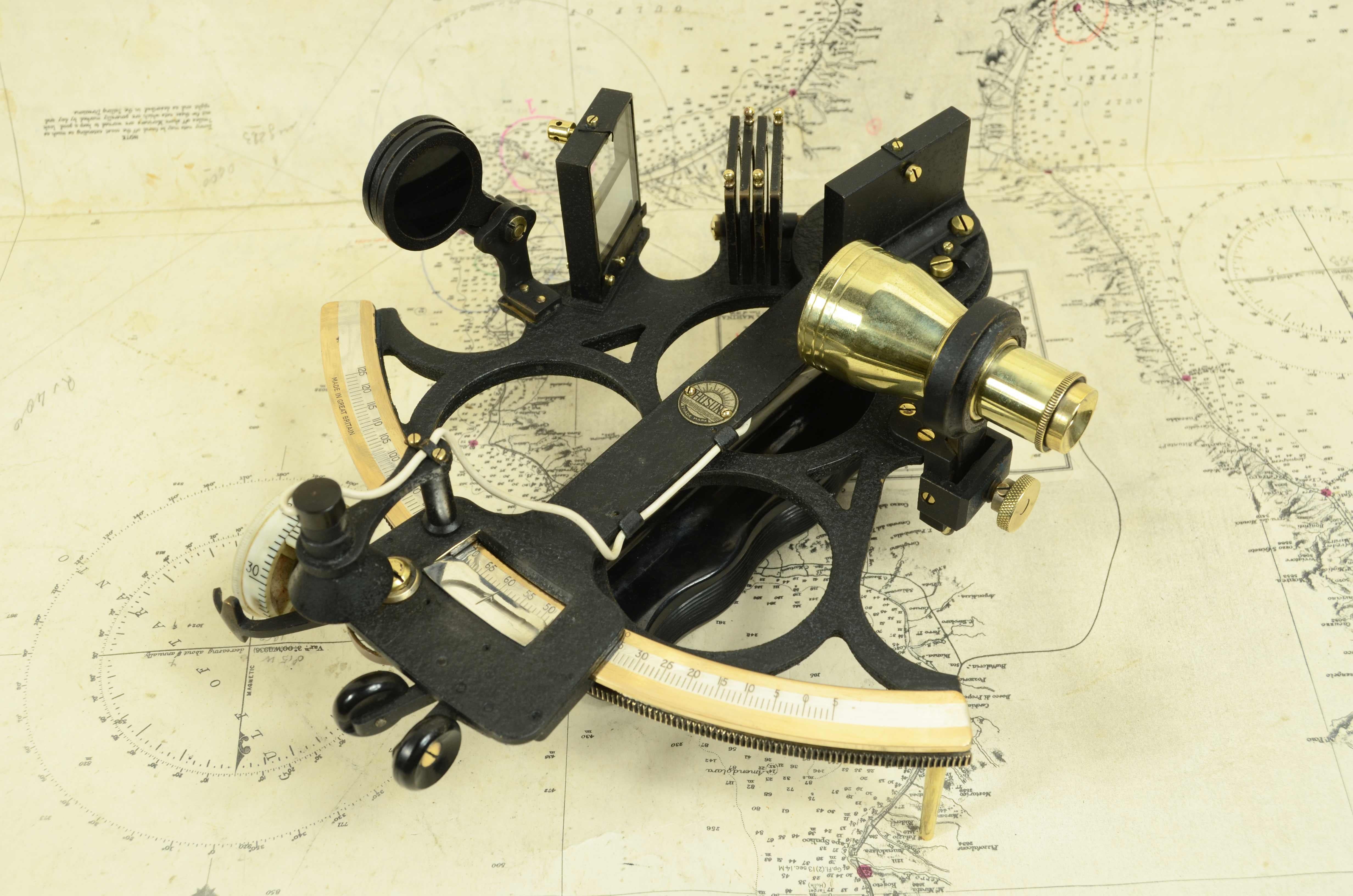 Brass sextant signed Husun Trade Mark  Serial No. 55040 from the 1930s 4
