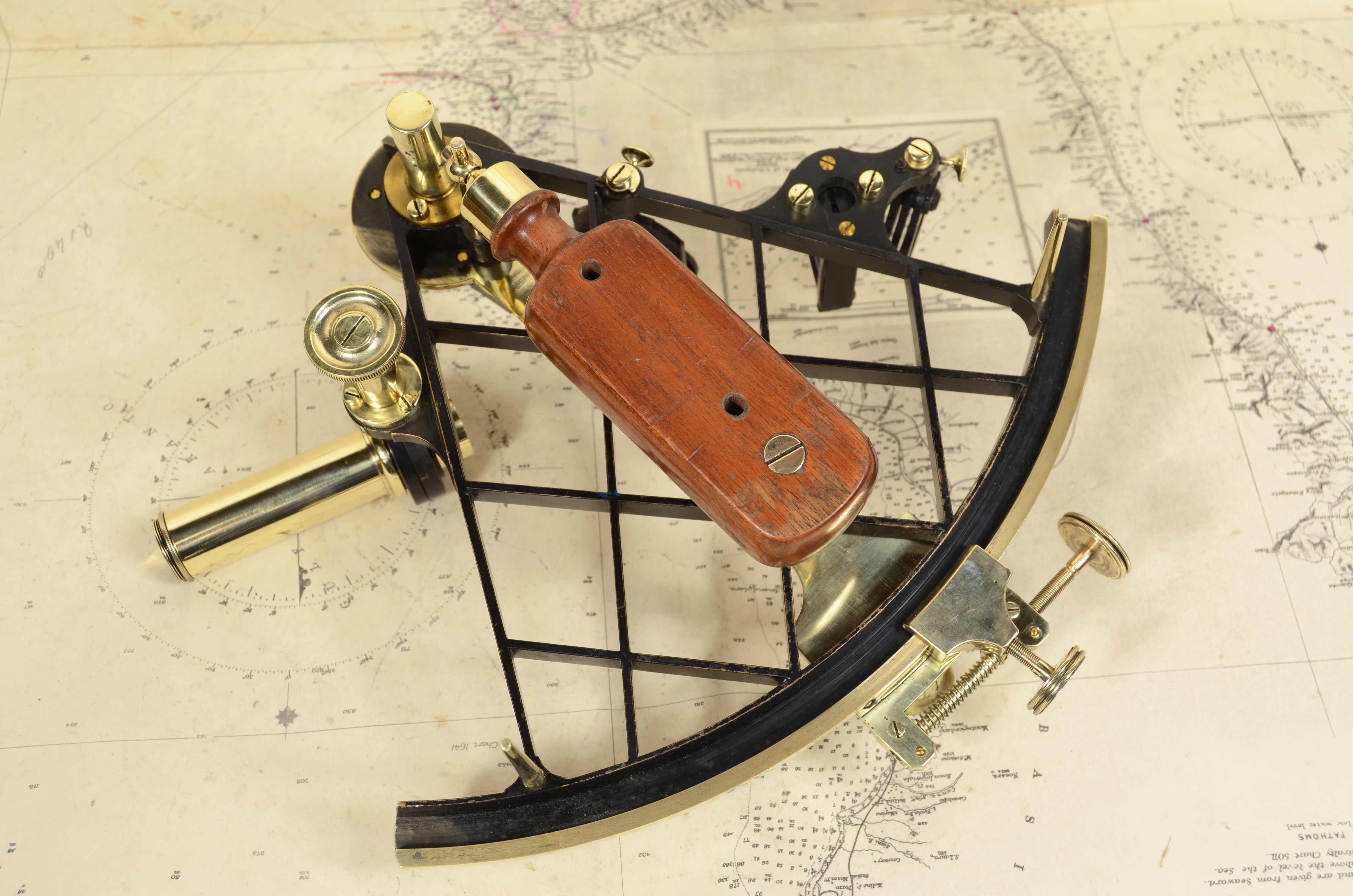 Sextant in  brass signed R. Jmme Berlin no. 2578 second  mid 19th Century 12
