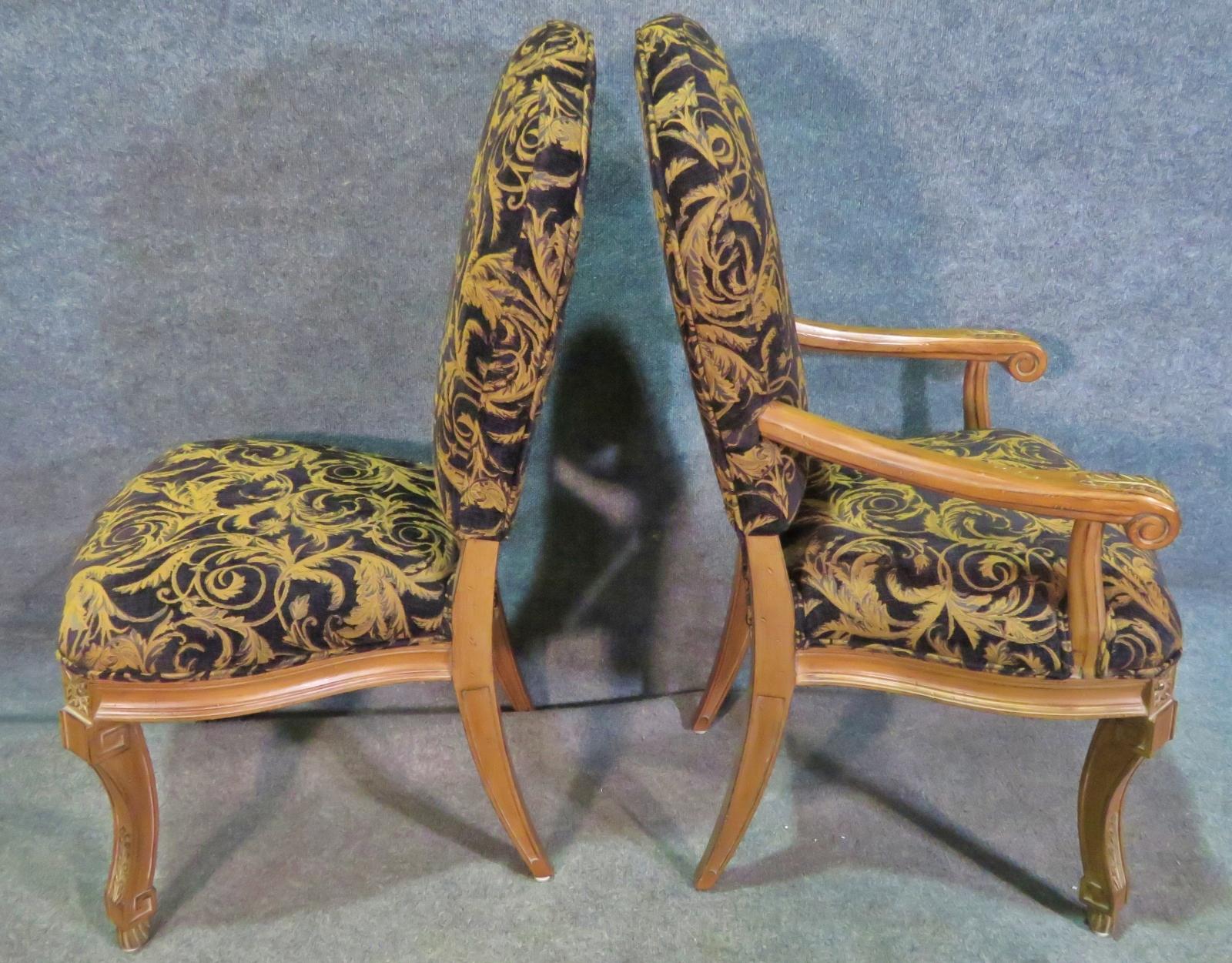 Ensemble de 10 chaises de salle à manger Louis XV sculptées Circa 1990 en vente 1