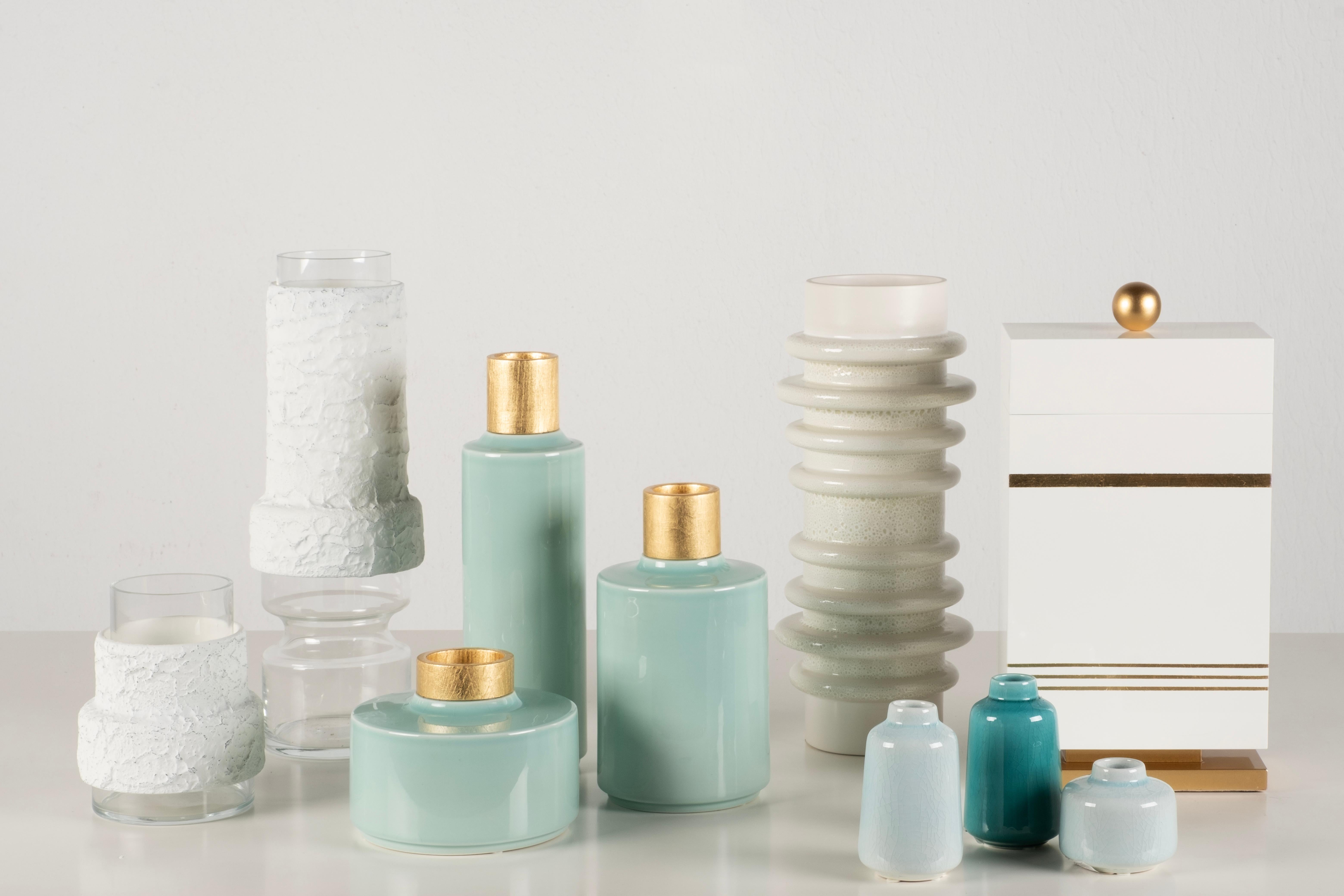 Set/10 vasi in ceramica, vetro e legno con coperchio, Collection'S Lusitanus Home, realizzati a mano in Portogallo - Europa da Lusitanus Home.

Scatola di legno 