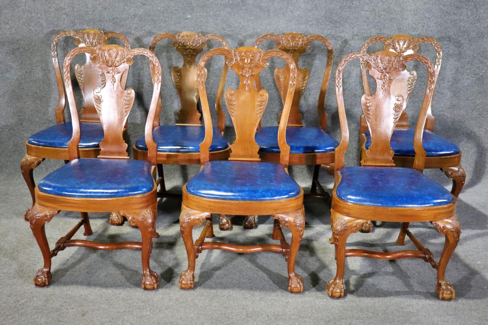 Noyer Ensemble de 10 chaises de salle à manger en noyer massif sculpté de style géorgien, faites sur mesure, à la manière de Gillows  en vente