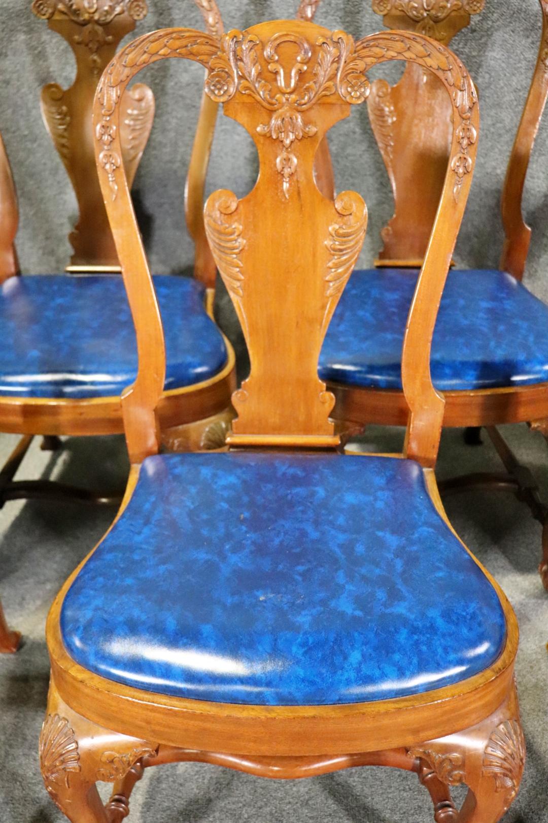 Set 10 Custom-Made Solid Walnut Georgian Carved Dining Chairs Manner of Gillows  For Sale 4