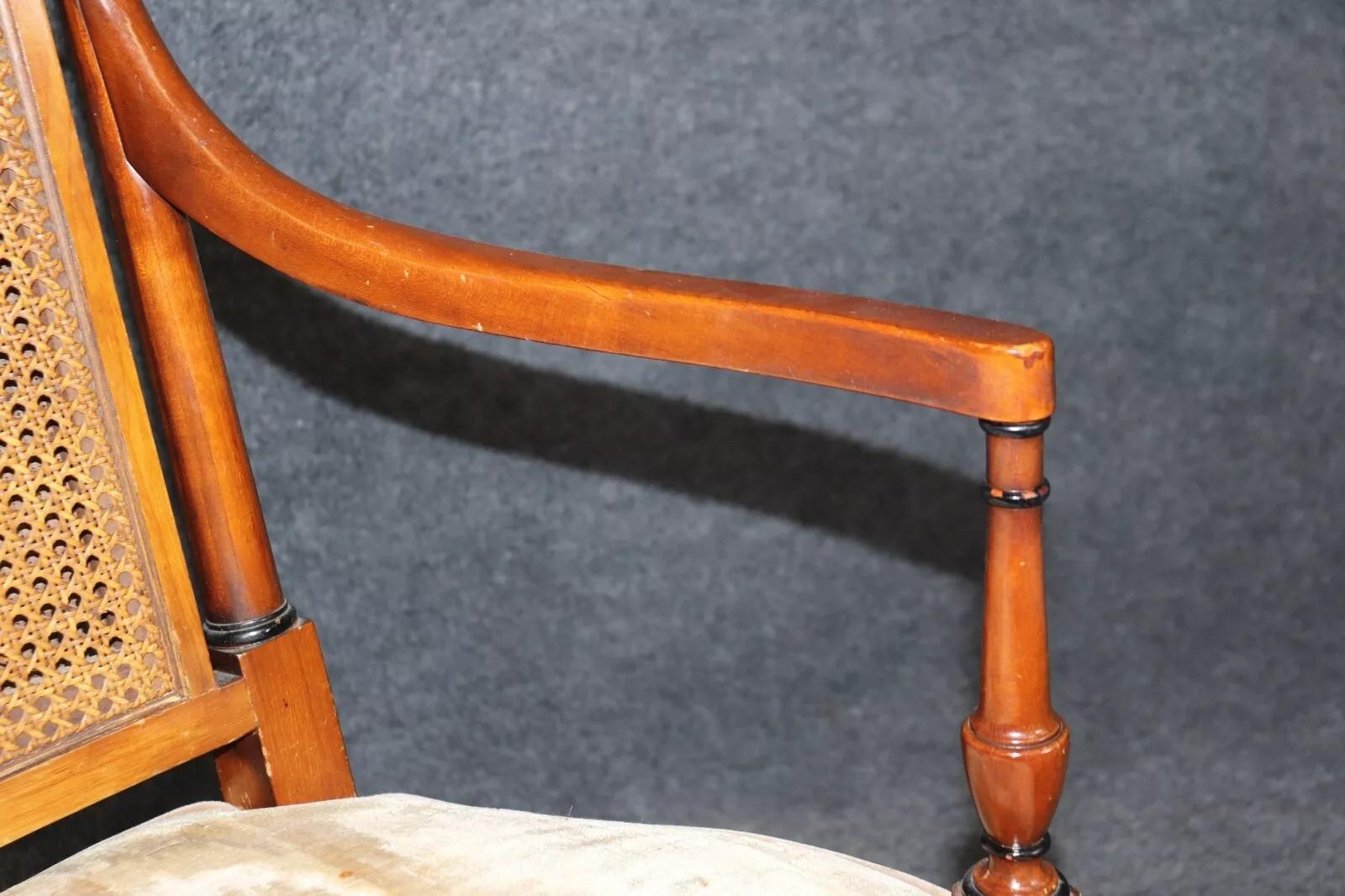 Set di 10 sedie da pranzo in stile Regency con schienale a canne in noce naturale e ebanizzato in vendita 2
