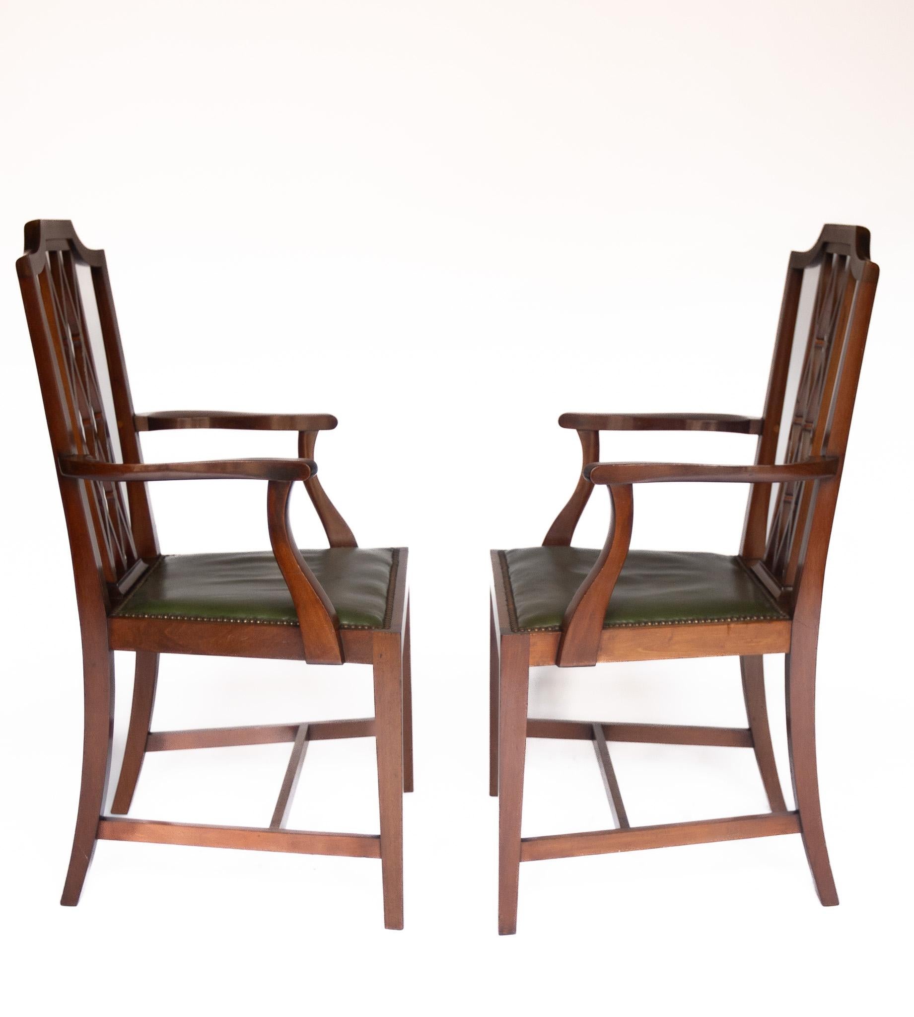 Lucidato Set 12 sedie da pranzo edoardiane in mogano intarsiato