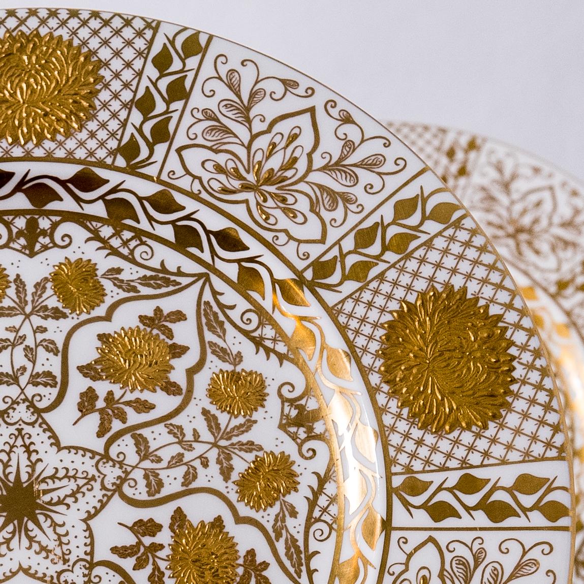 Gold Set 12 Heavy Gilt Encrusted Chargers or Presentation Plates, Thomas Goode London