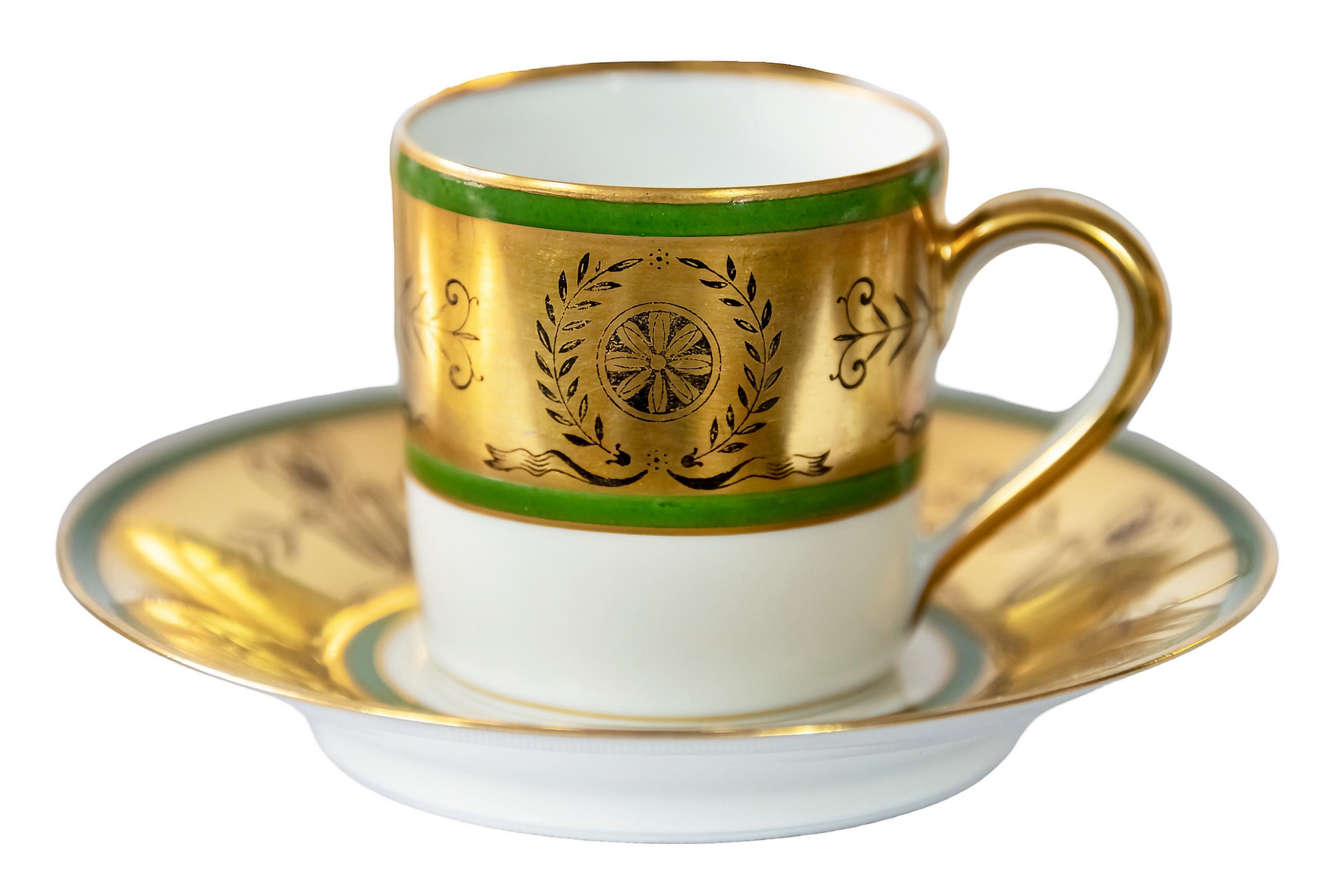 Satz 12 Stück. Französische Espresso-Tasse/Saucers aus Limoges-Porzellan (Vergoldet) im Angebot