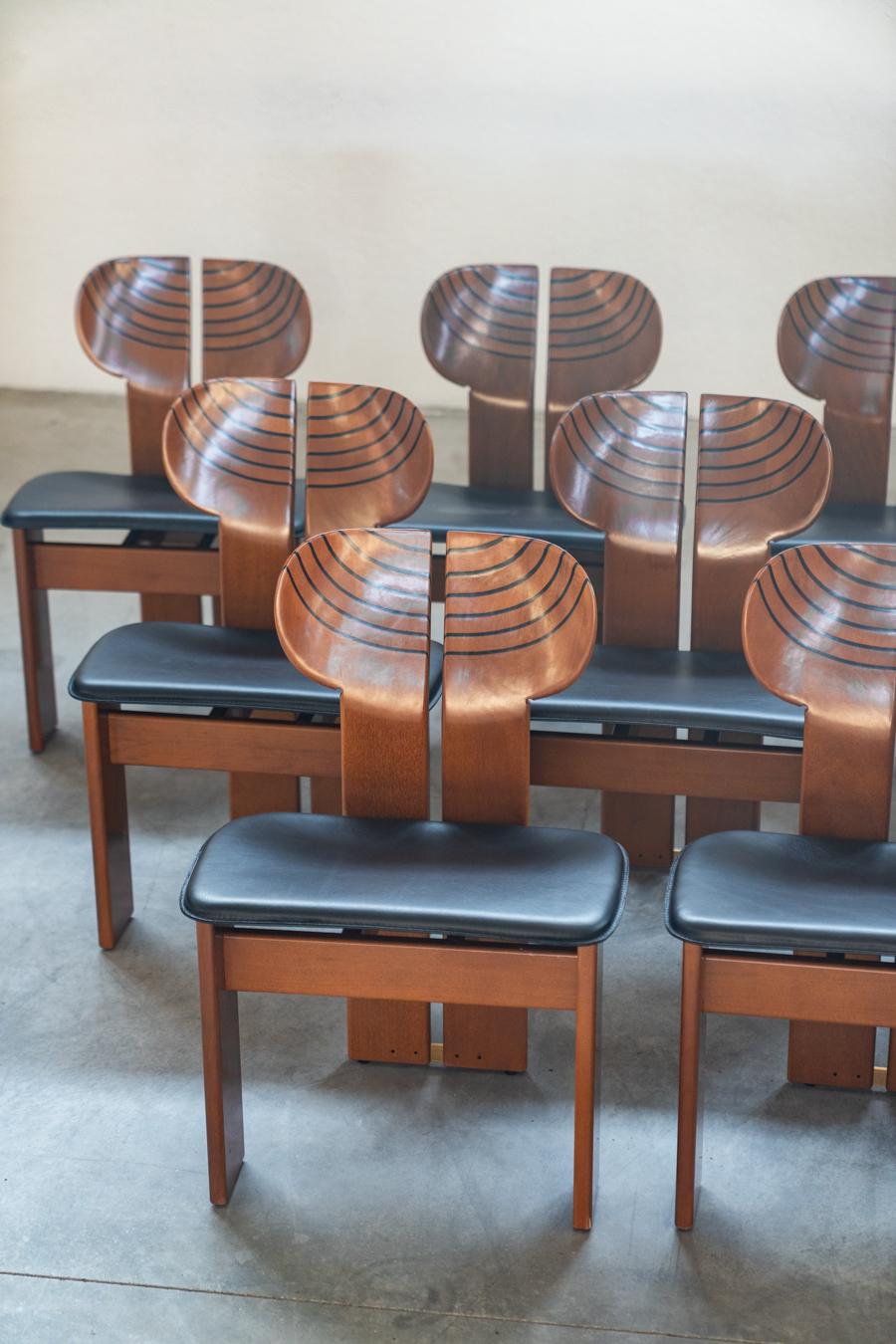 Set 12 chaises Afra & Tobia Scarpa mod. Africa - Gruppo Unico, 80/90 Excellent état - En vente à Manzano, IT