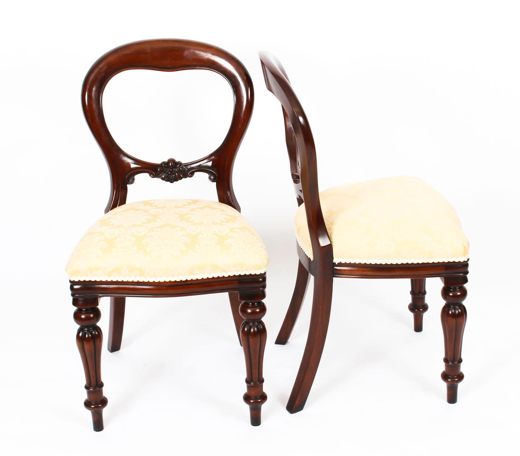 This is an absolutely fantastic bespoke English made set of twelve balloon back dining chairs.

These chairs have been masterfully crafted in beautiful solid mahogany throughout and the finish and attention to detail on display are truly