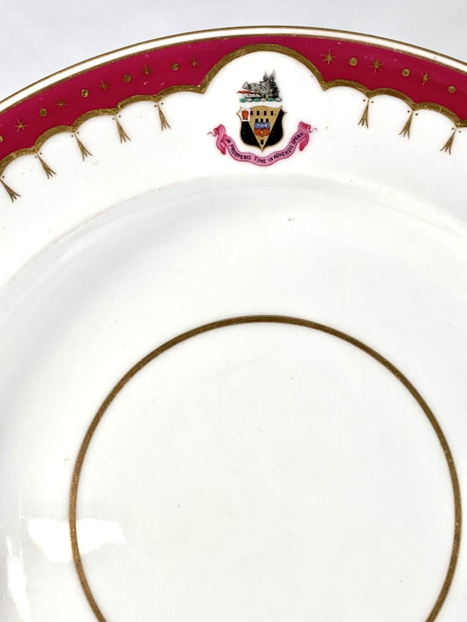 Set 16 Antique Porcelain Armorial Dinner Plates Burgundy Borders England 1870 In Excellent Condition In Katonah, NY