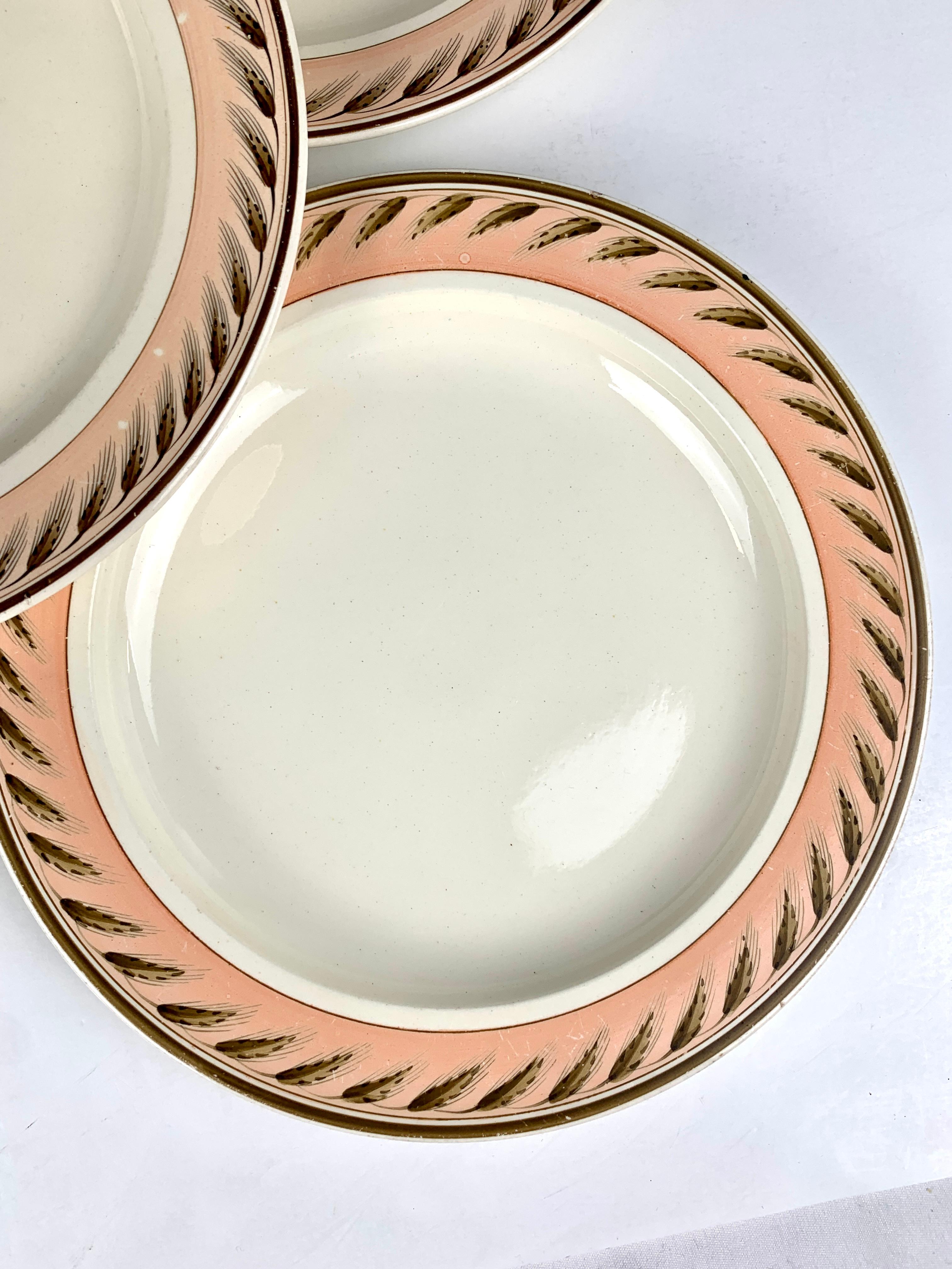 Set 18 Wedgwood Creamware Dessert or Salad Dishes England, circa 1820 In Excellent Condition For Sale In Katonah, NY