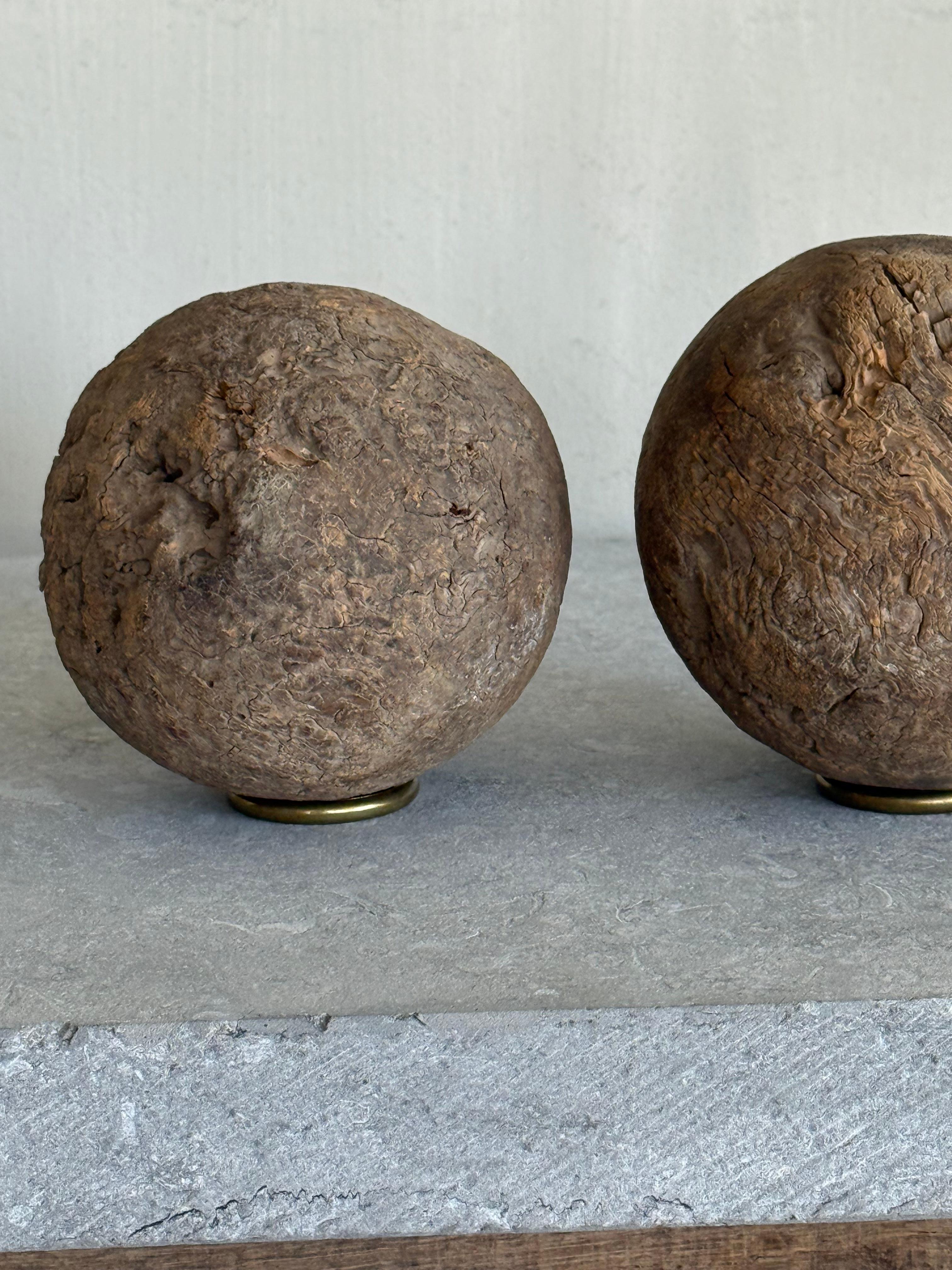 Arte popolare Set di palline scolpite in legno del XVIII secolo in vendita