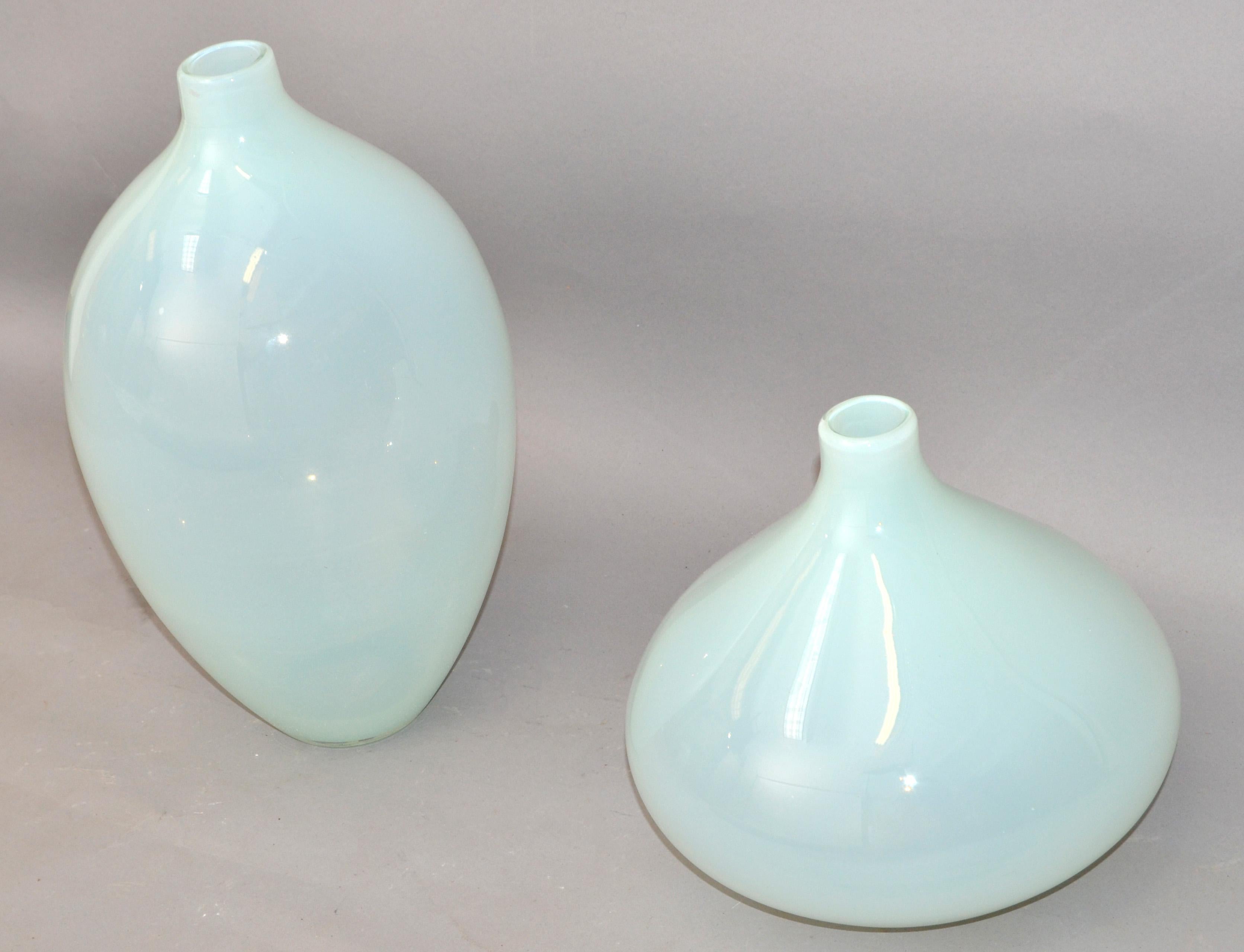 Set 2 Blenko Stil Modernes mundgeblasenes Kunstglasgefäß, Vase, Mid-Century Modern  (amerikanisch) im Angebot