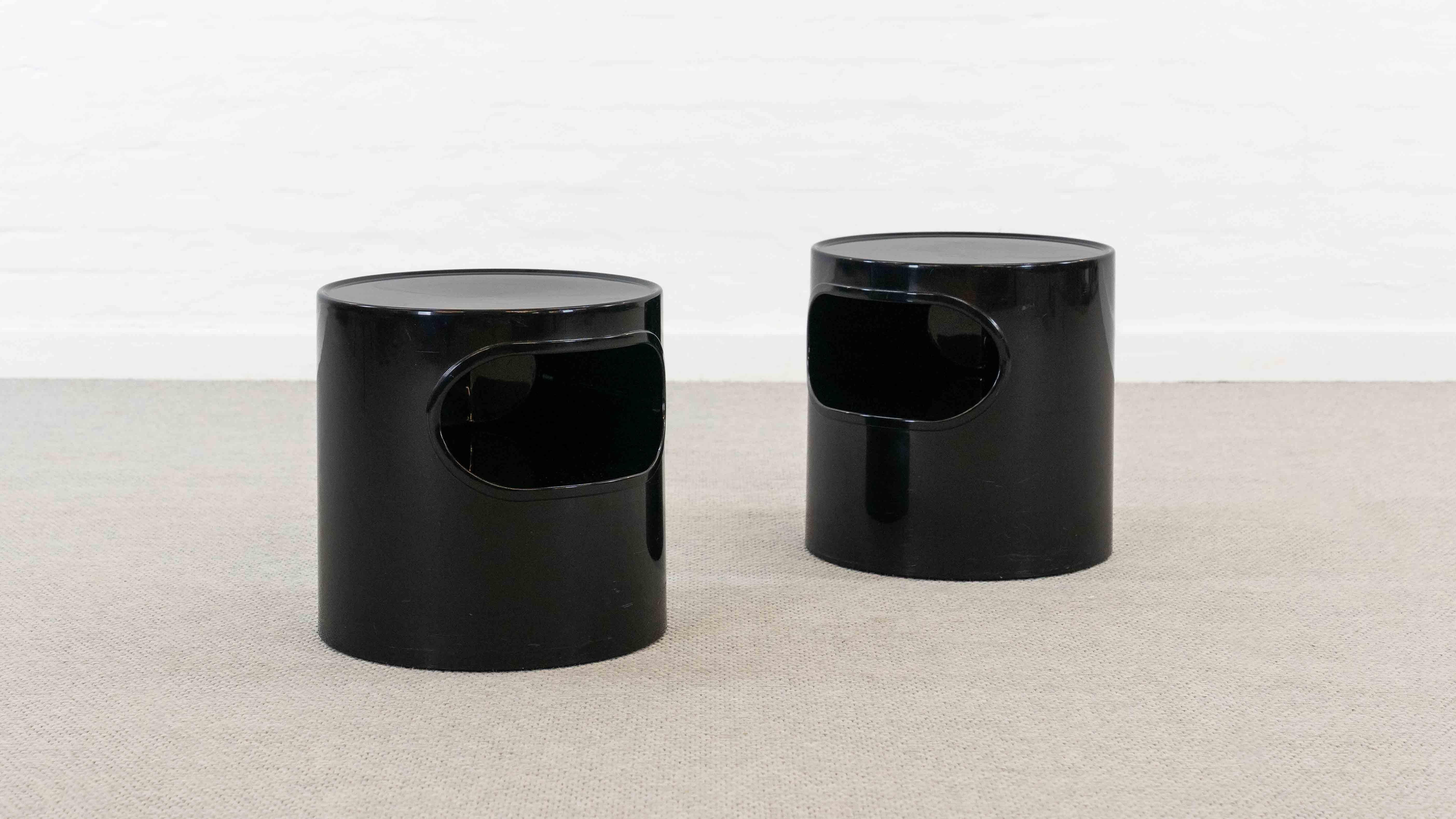 Ensemble de deux tables d'appoint, modèle 