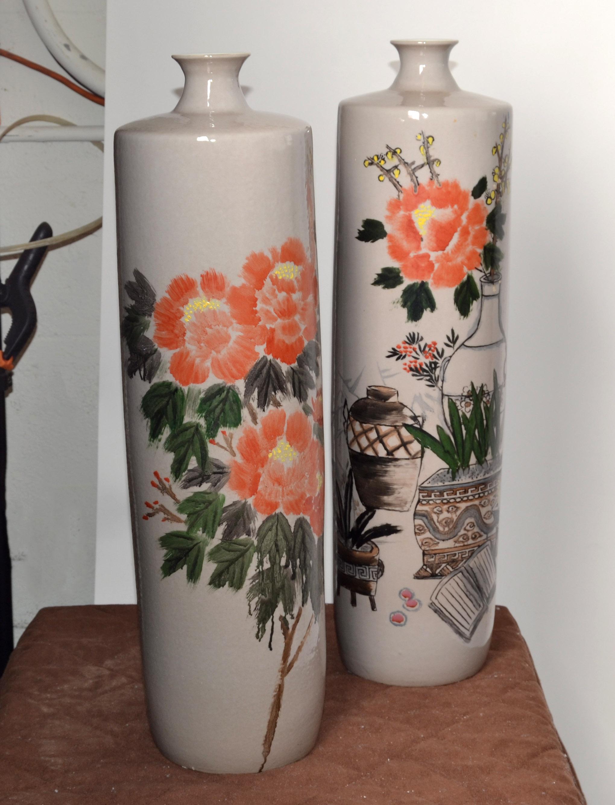 Set 2 Chinoiserie Gray Orange Green Hand-Painted Japanese Decor Floor Vases 1979 For Sale 7