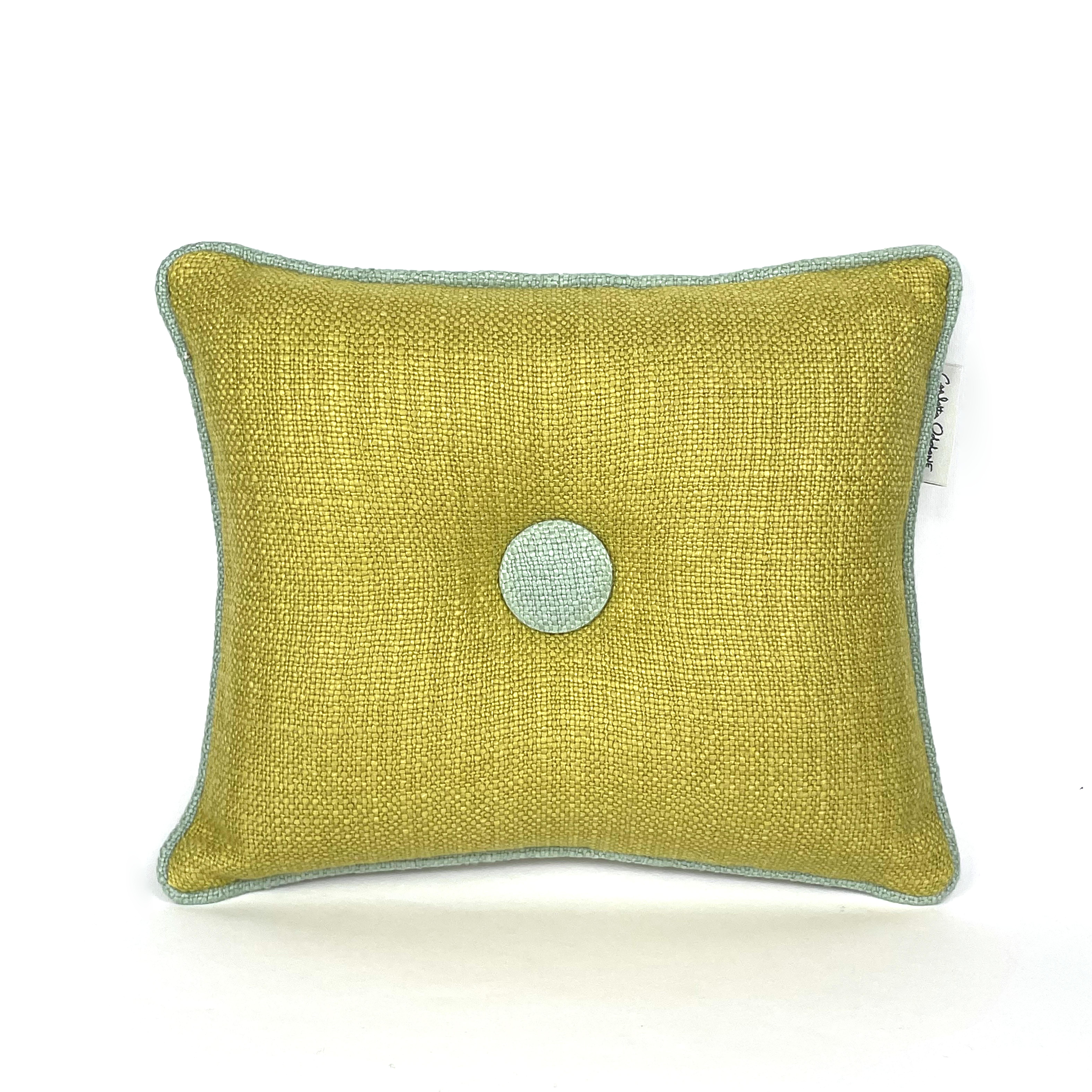 Italian Set 2 cuscini in lino lime e acquamarina con bottone in vendita