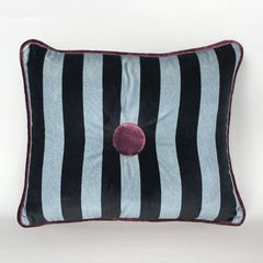 2er-Set jeansblau, grün, burgunderrot gestreifte Samtkissen mit Knopf