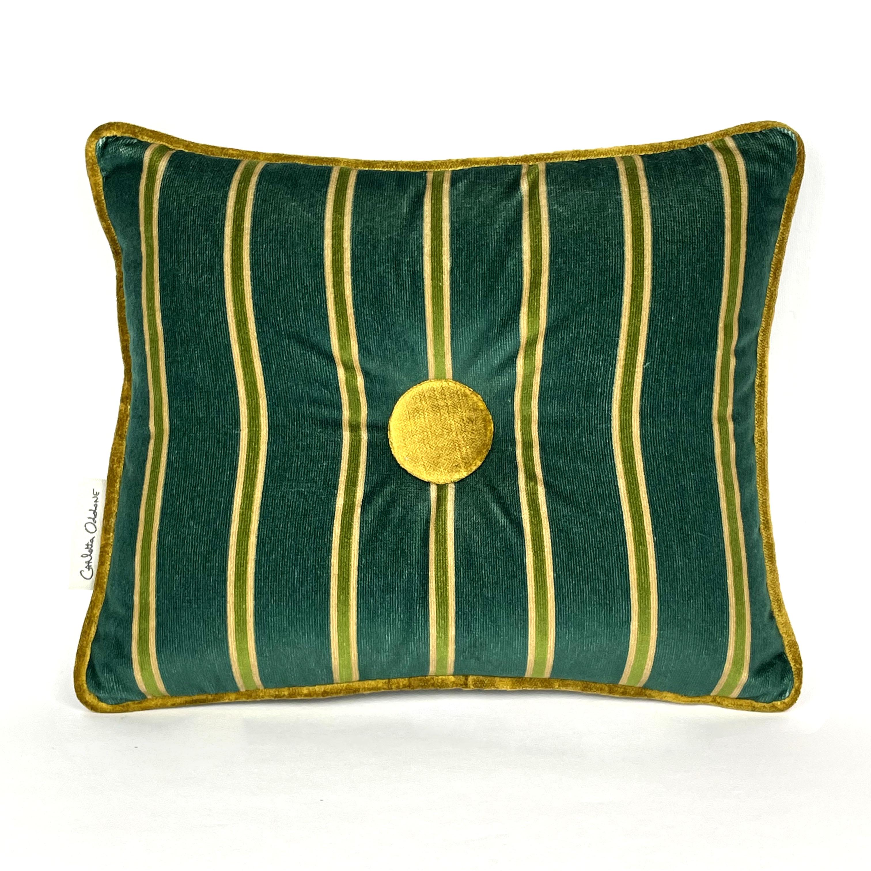 Italian Ensemble de coussins en velours rayé vert, or et grège avec bouton en vente