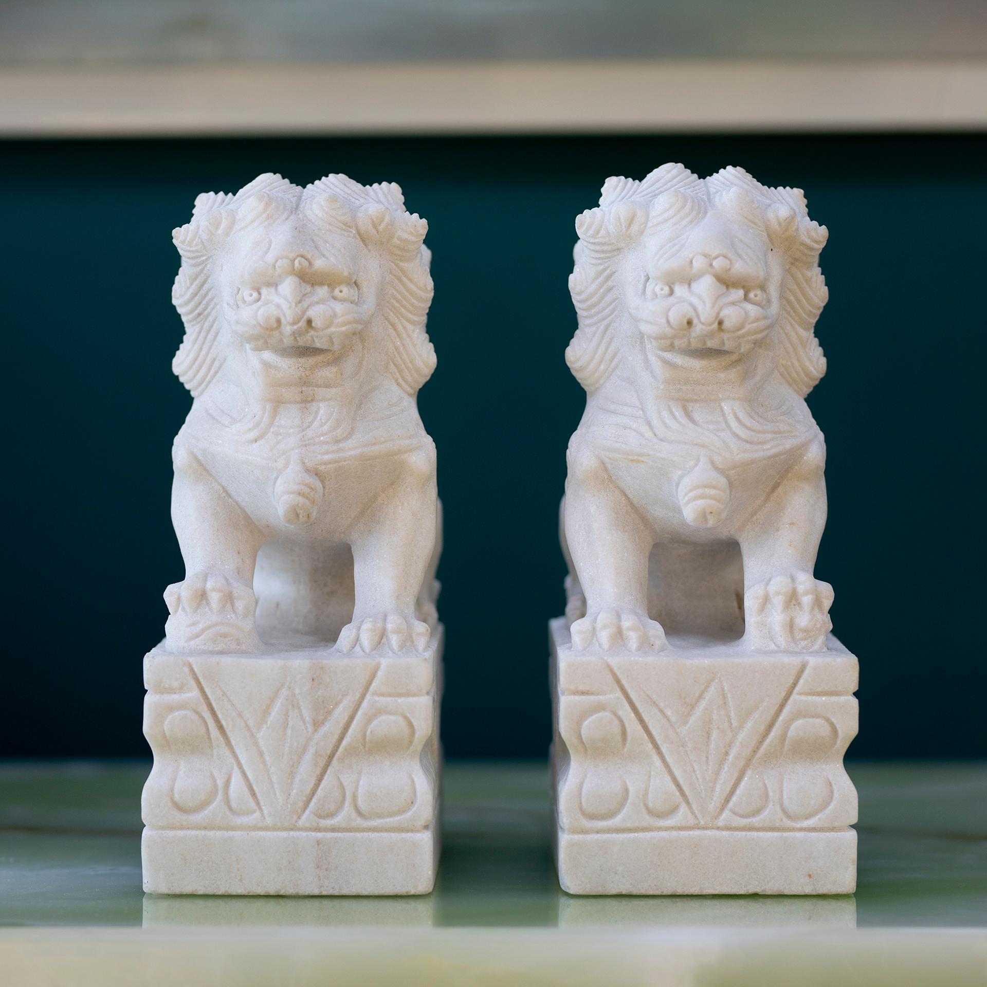 Set/2 Lions Guardian, Calacatta Bianco Marble, Lusitanus Home Collection by Lusitanus Home.

Handcrafted Guardian Lion sculptures in Calacatta Bianco Marble, making these pieces a unique addition to your home interior. A creative work from ancient