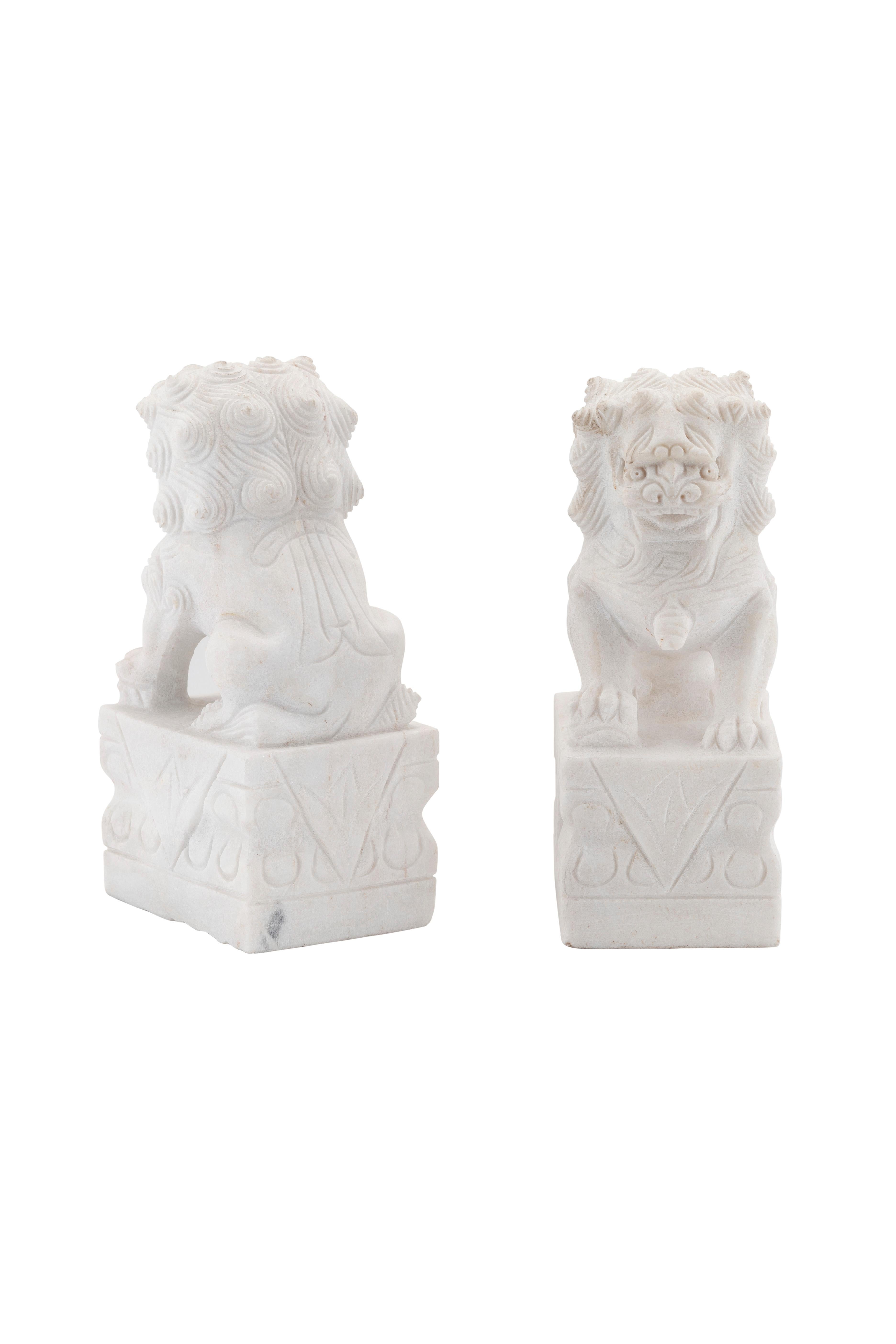 Portugais Ensemble/2 Lions, marbre Calacatta Bianco, fabriqué à la main par Lusitanus Home en vente
