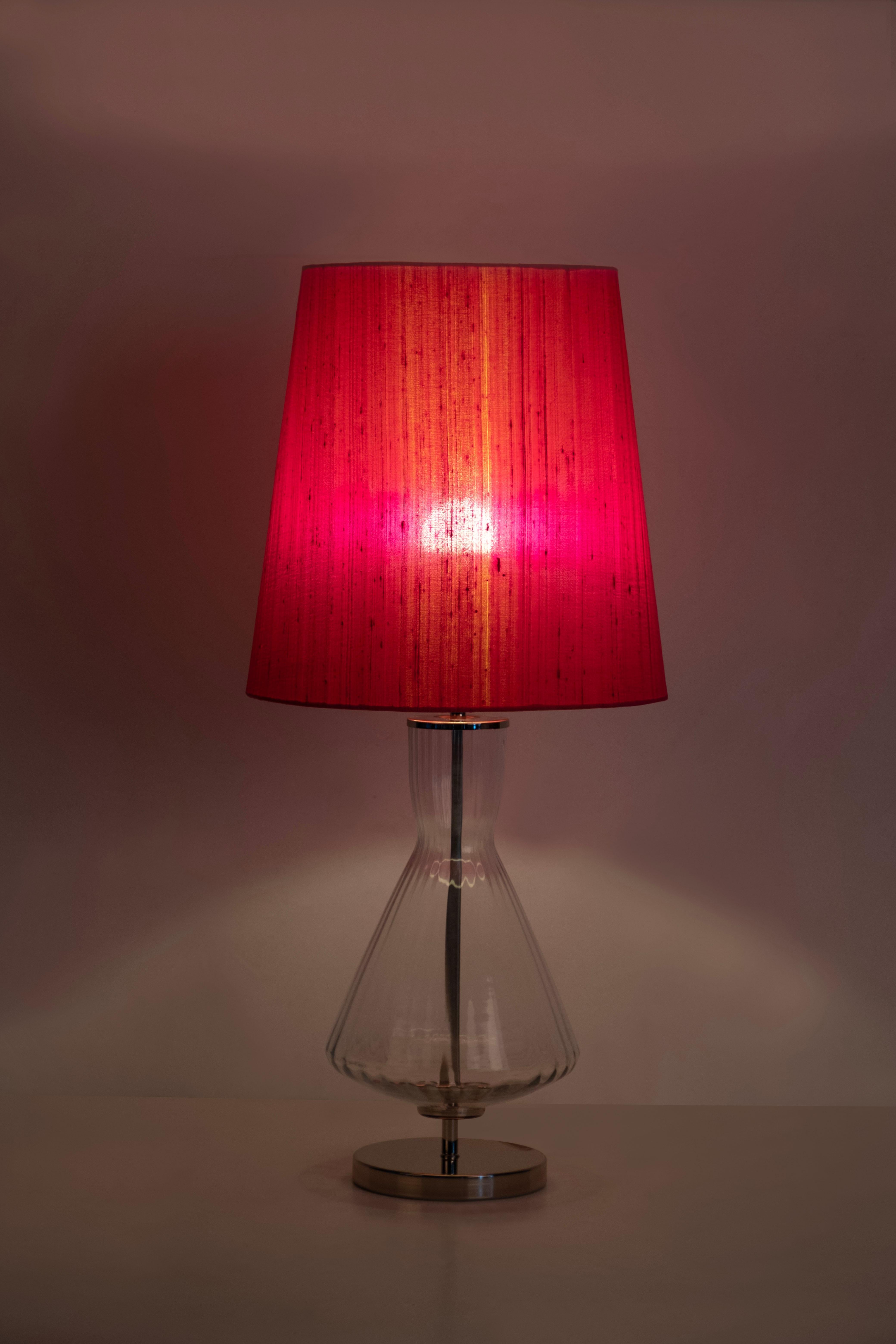 Moderne Set/2 lampes de table Modernity, base en verre, abat-jour en soie, fait à la main par Greenapple en vente