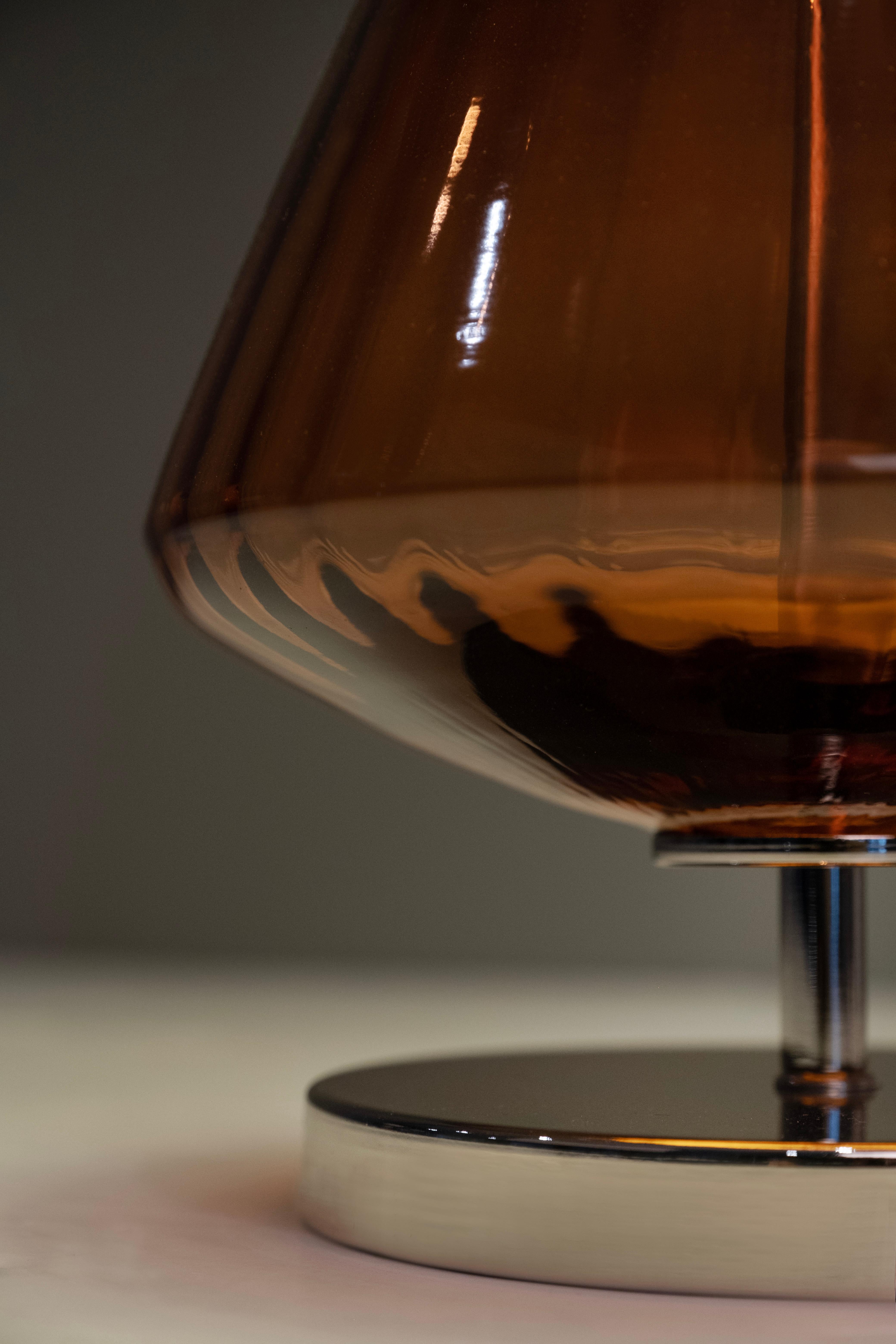 XXIe siècle et contemporain Set/2 lampes de table Modernity, base en verre, abat-jour en soie, fait à la main par Greenapple en vente