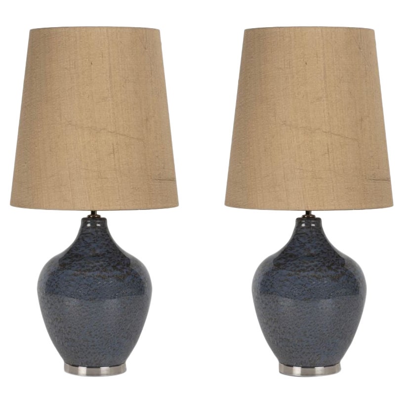 Set/2 Moderne Tischlampen, Glasfuß, Lampenschirm aus Seide, handgefertigt von Greenapple