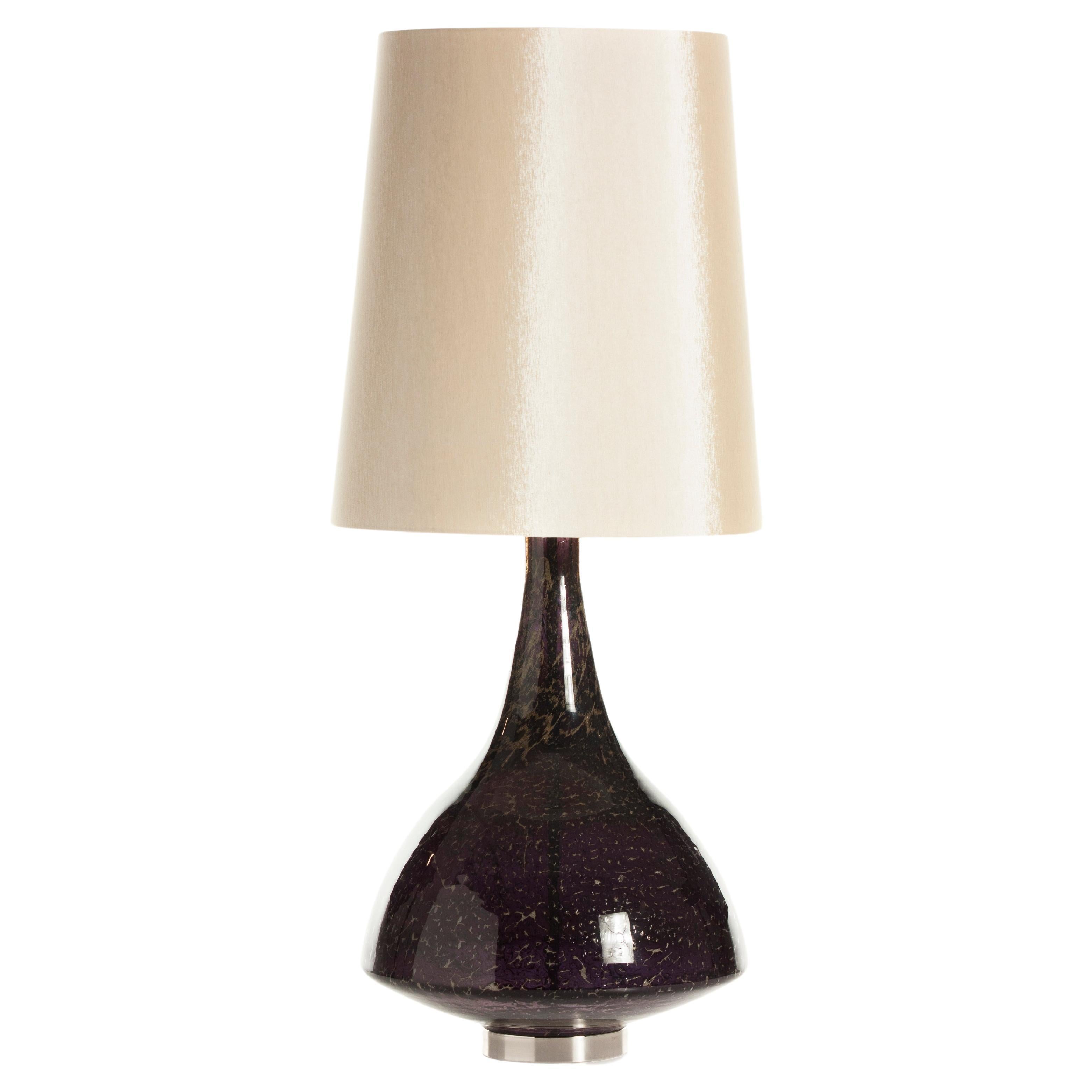 Acier inoxydable Set/2 lampes de table Modernity, base en verre, abat-jour en soie, fait à la main par Greenapple en vente