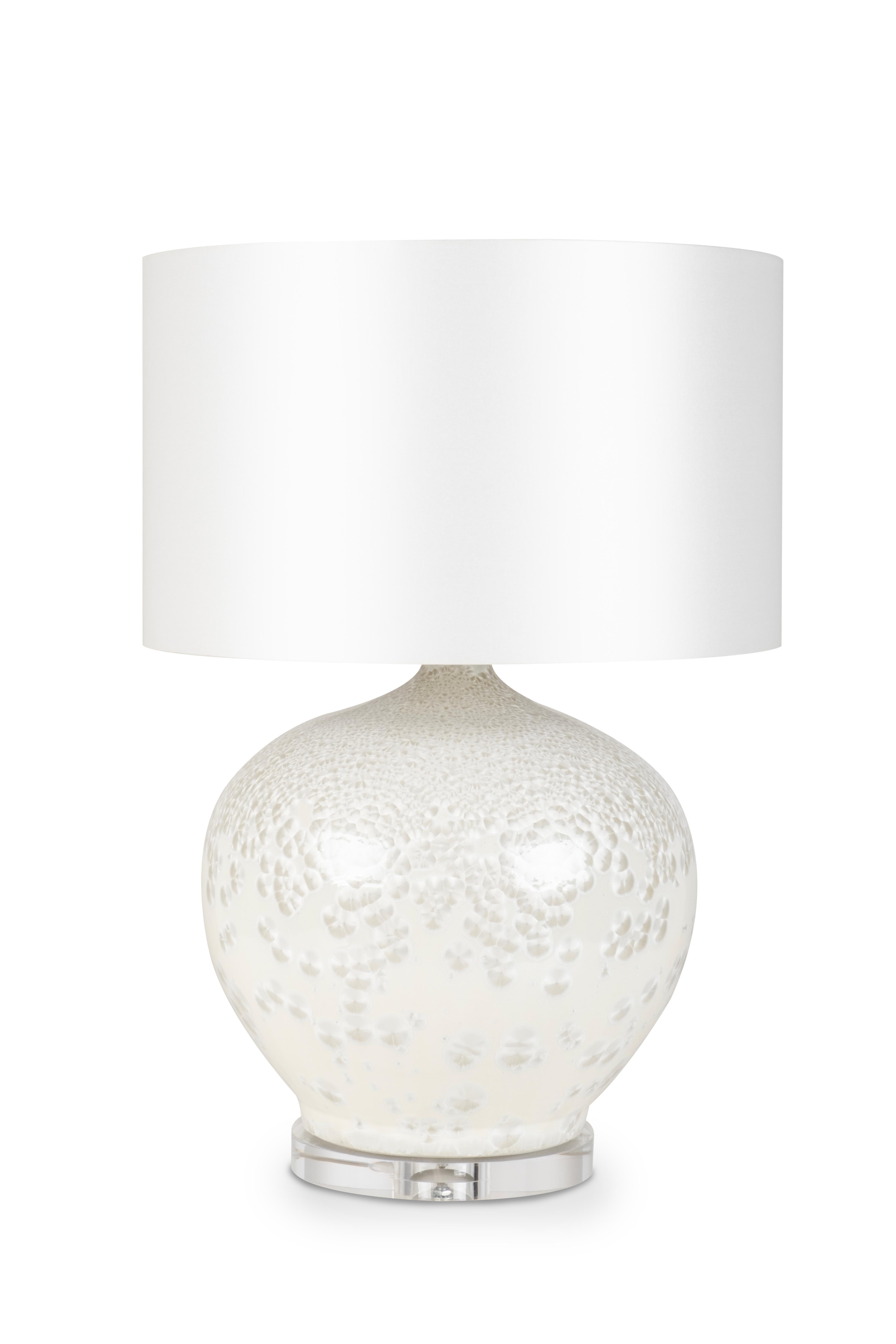 Set/2 Modern Table Lamps, Porcelain Base, Satin Lampshade, Handmade Greenapple In New Condition For Sale In Lisboa, PT
