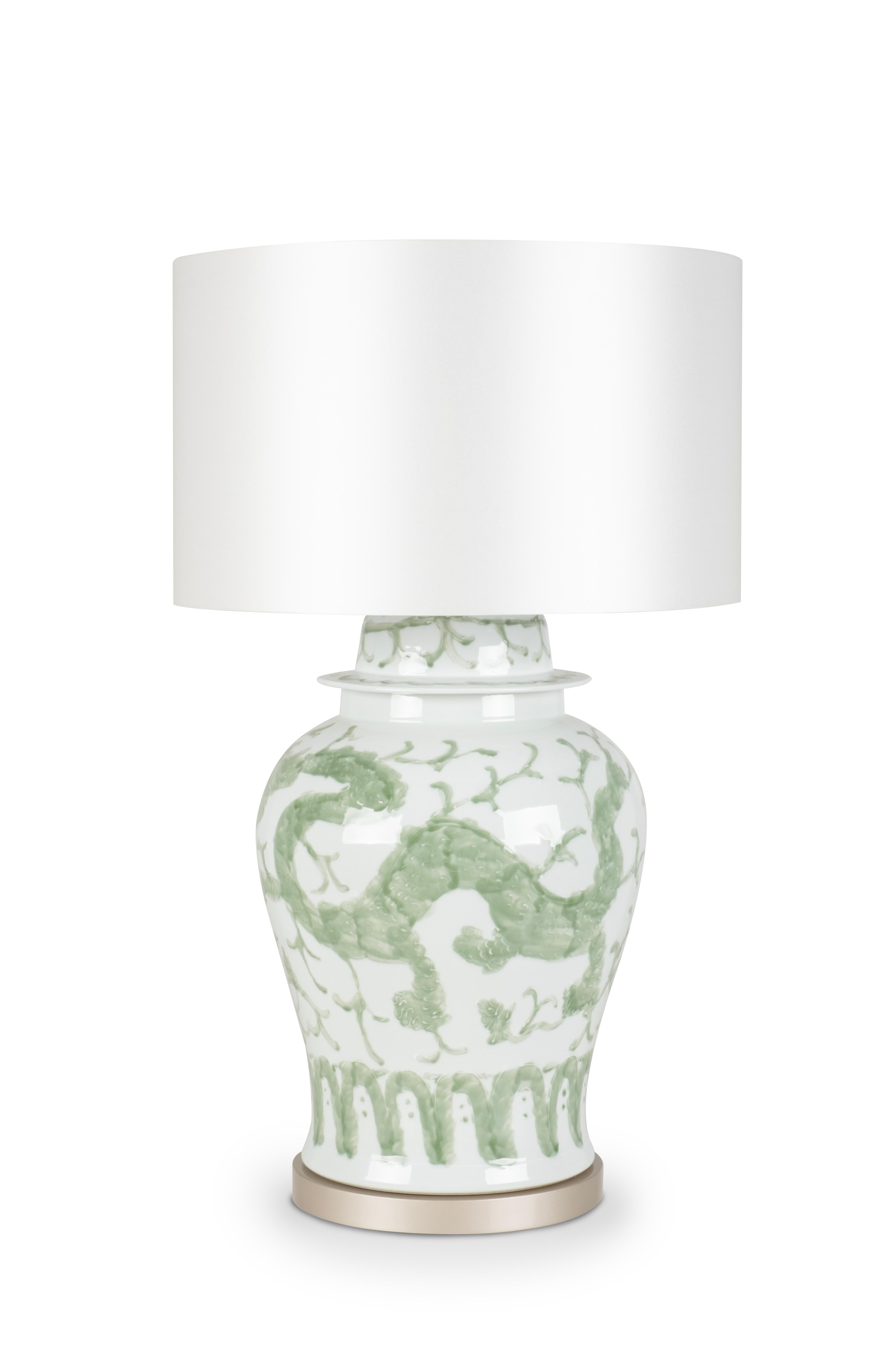 Moderne Set/2 lampes de table Modernity, socle en porcelaine, abat-jour en satin, fait main Greenapple en vente