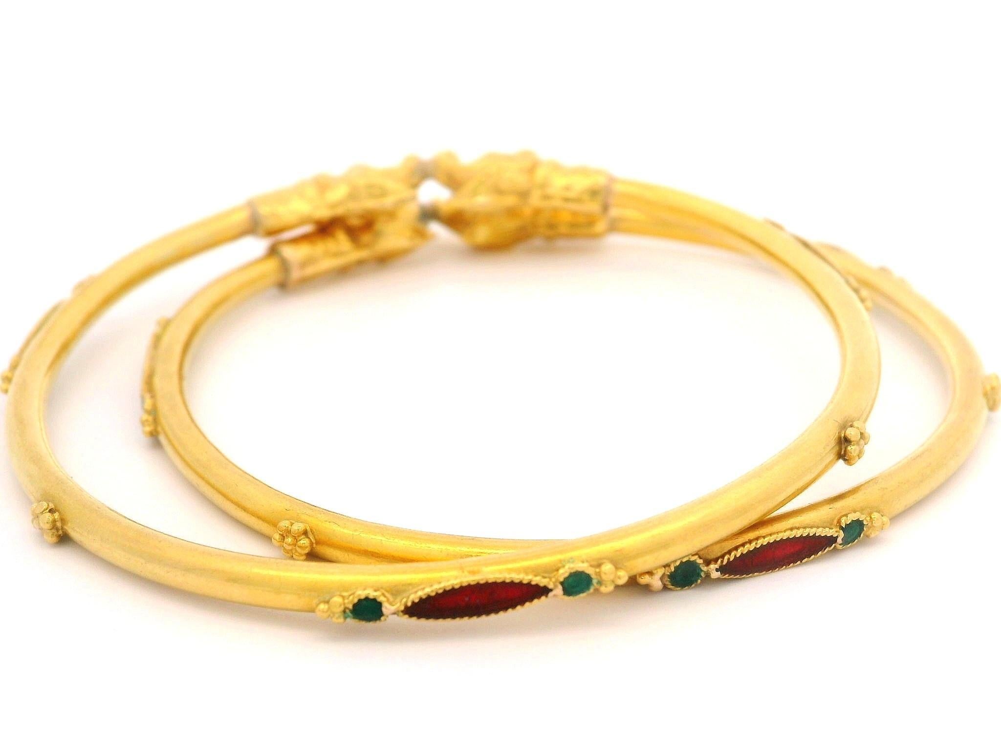 Ensemble de 2 paires de bracelets jonc vintage en or jaune 21 carats émaillé à motif animal en vente 4