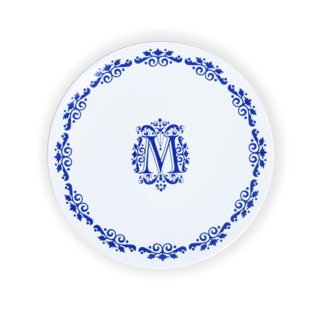 Ornaments plates
Limoges porcelain
Cut shape
Decorated by chromolithography
Diameter 27.5cm
Each plate 610 Gr
Enamel finish
Ornaments Collection
- Heraldry -
