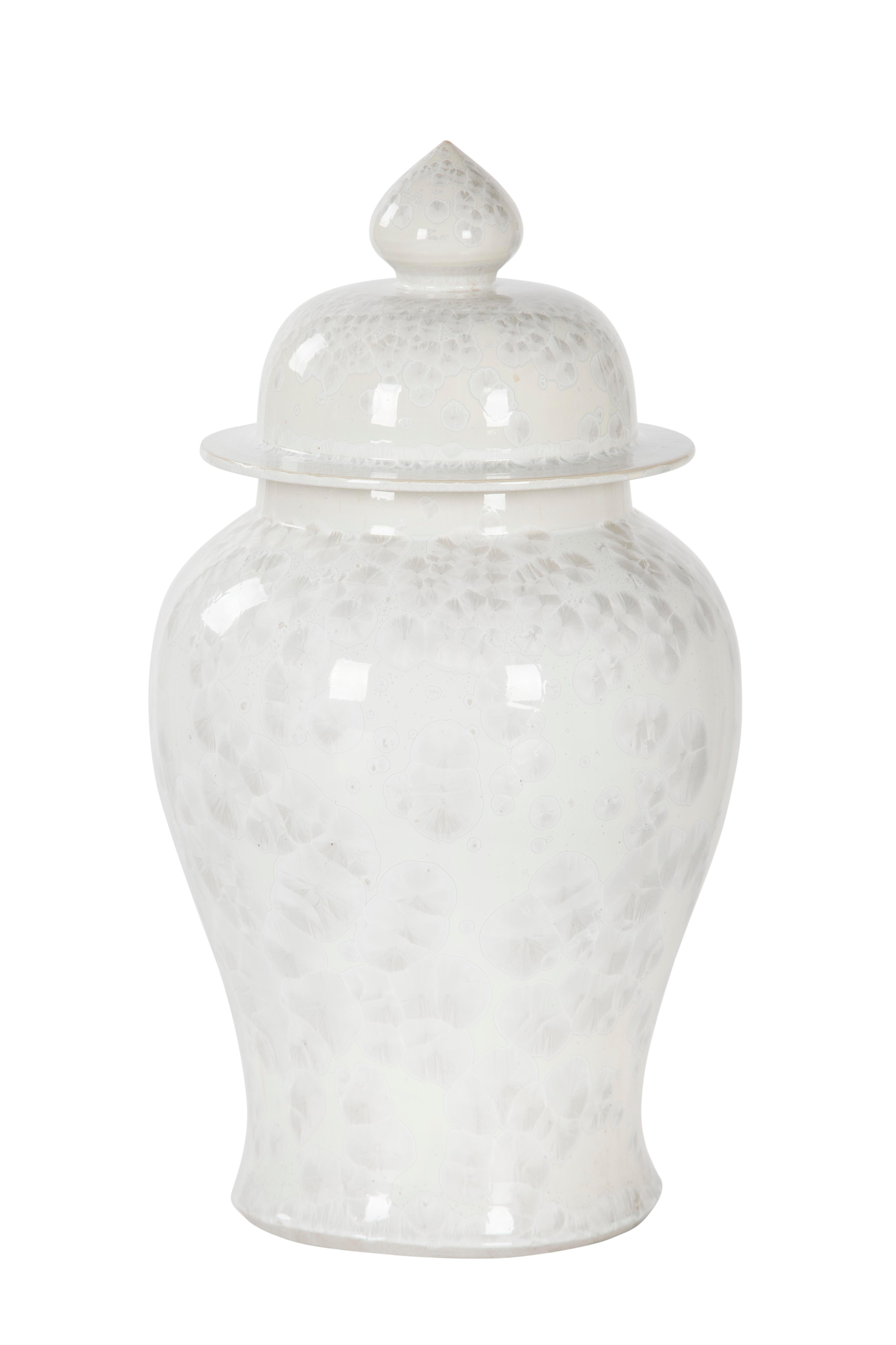 Set/2 Porcelain Vase & Pot, White, Handmolded & Hand Decorated In New Condition For Sale In Lisboa, PT