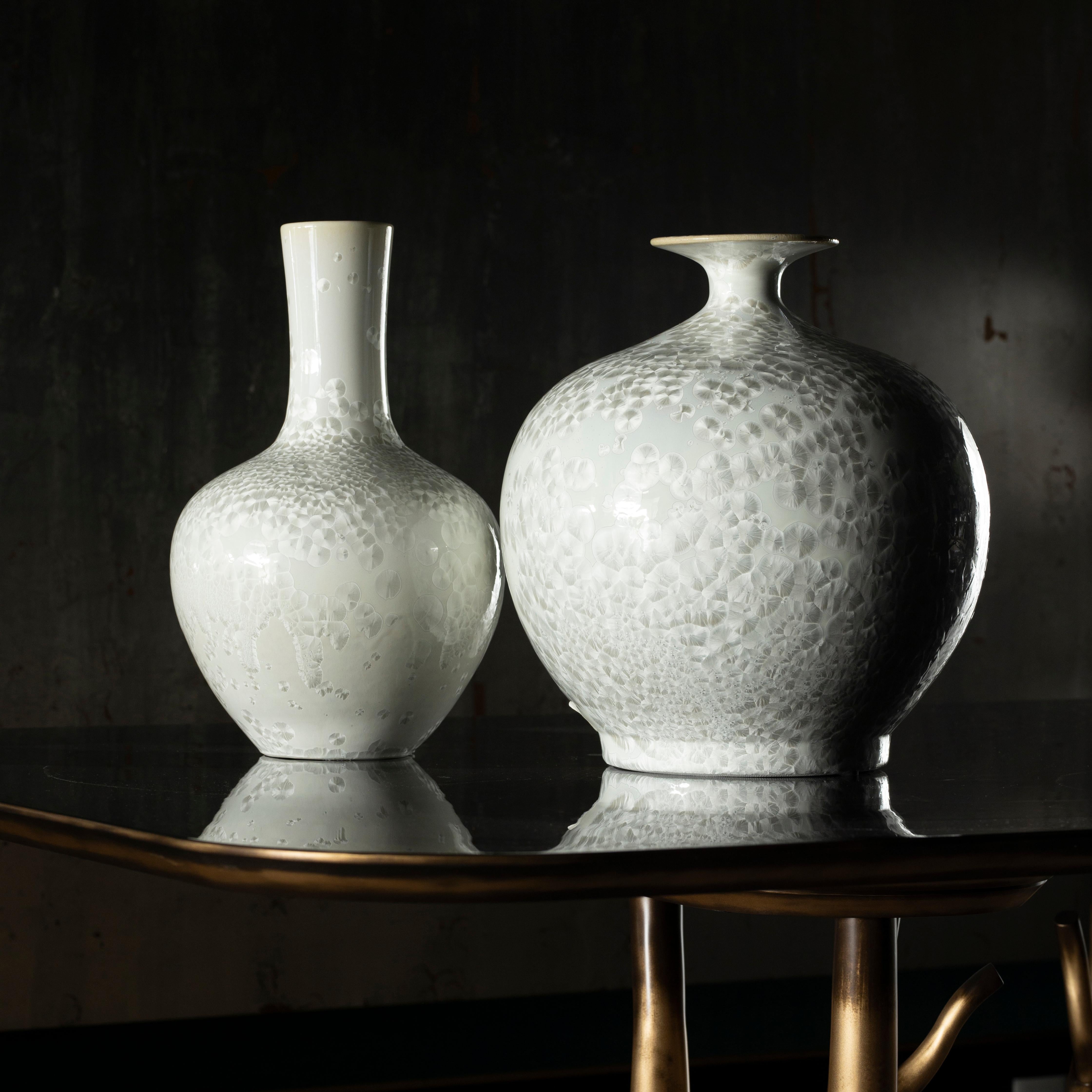 Set/2 Tang Porcelain Vases, Lusitanus Home Collection by Lusitanus Home.

Real chinese porcelain vase produced by hand with traditional methods. Waterproof. The nacre finish makes each piece unique. The longtime relationship between Portugal and
