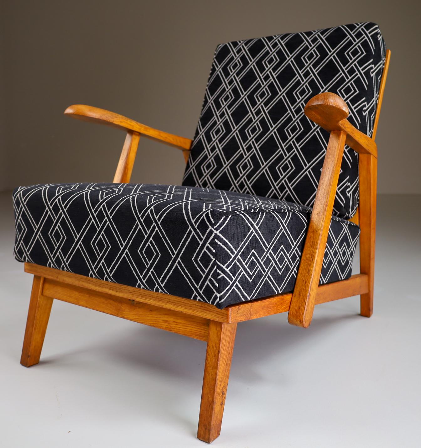 Mid-Century Modern Set/2 Sculptural Armchairs in Oak and Reupholstered Fabric, France, 1950s For Sale