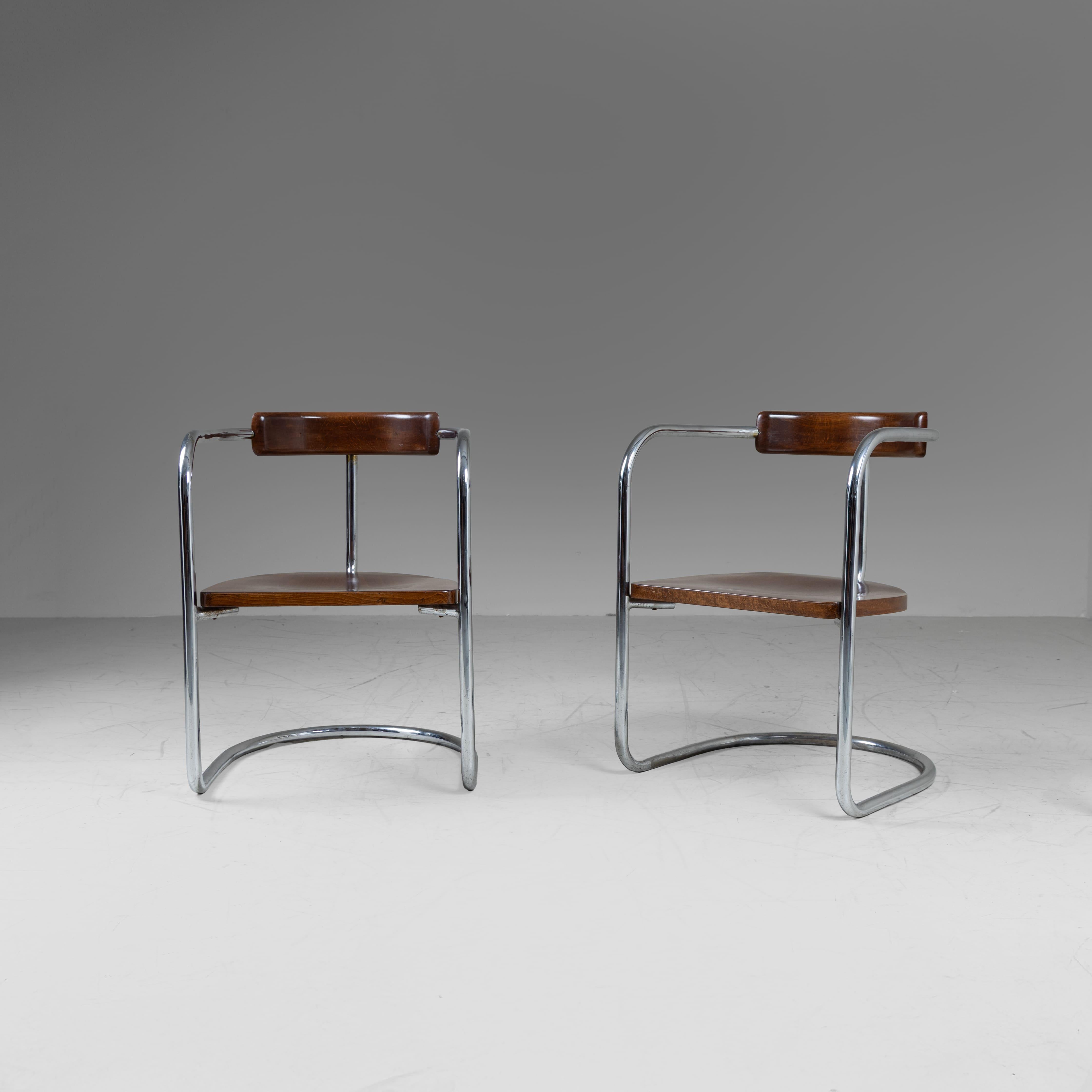 Set 2 sedie e tavolino in stile razionalista, Produzione Cova, 1935 (Italian) im Angebot