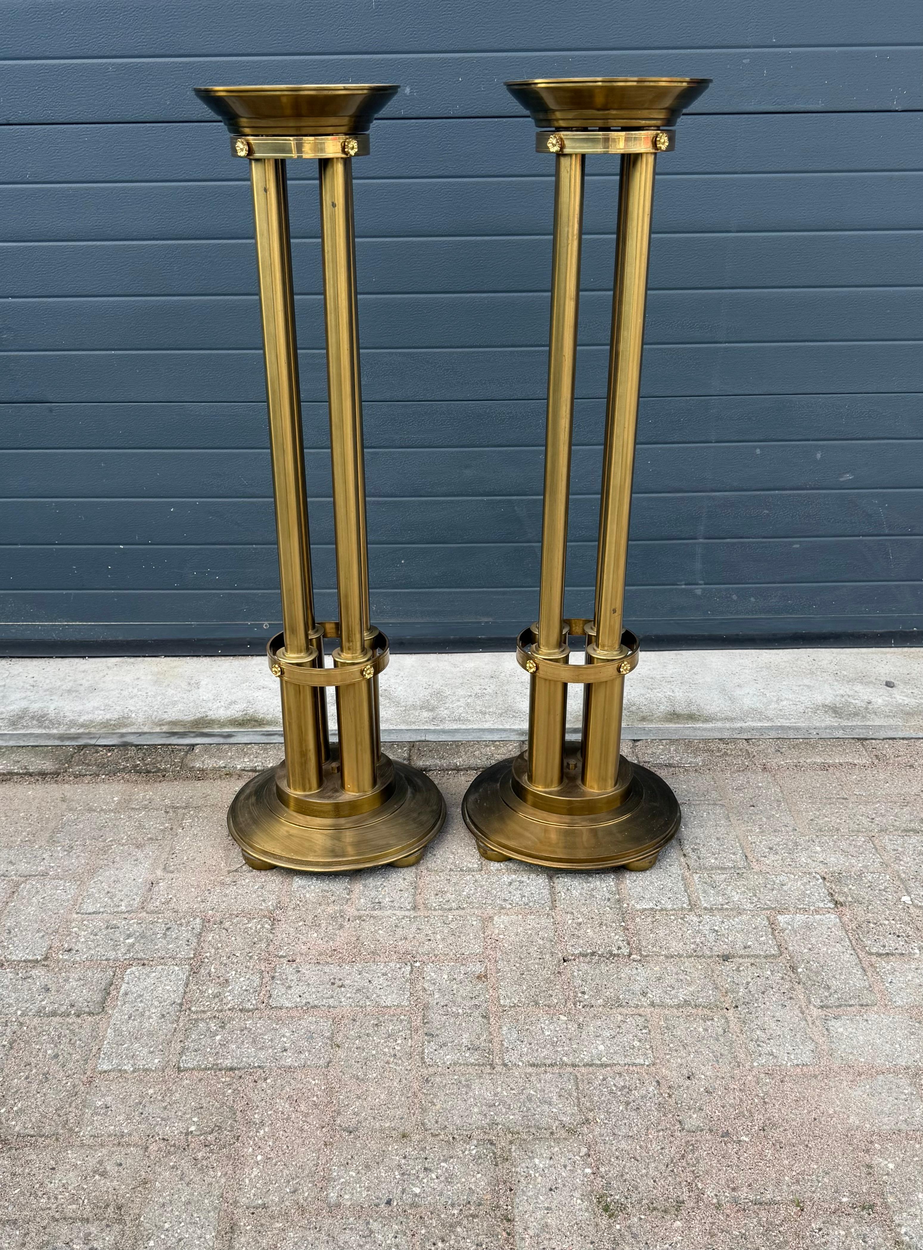 Set 2, auffallendes Paar Top Qualität gemacht Messing Sockel Blume, Pflanze oder Ständer im Angebot 9