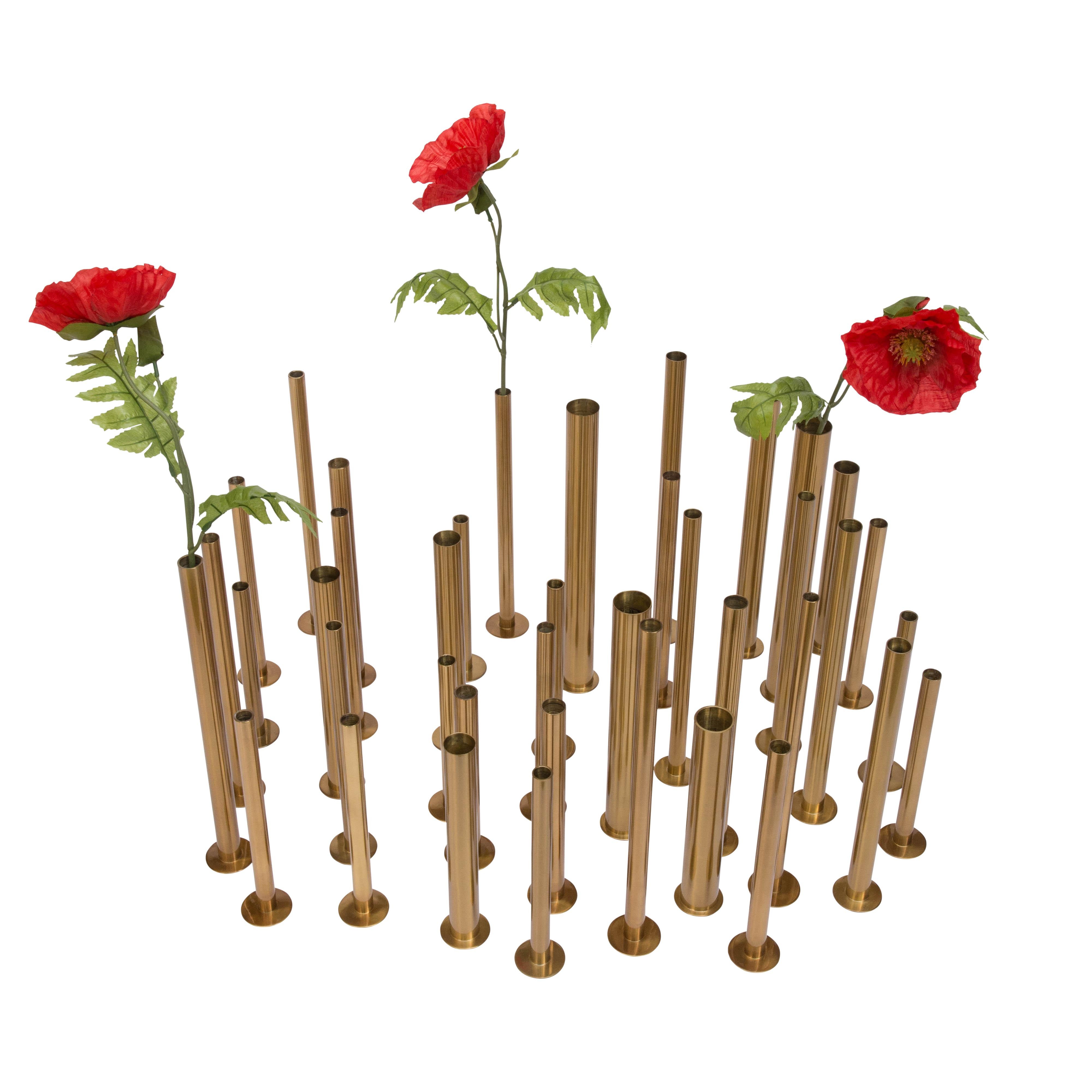 Italiano Set 20 sculture decorative in tubo d'ottone portafiori di Diego Mardegan in vendita