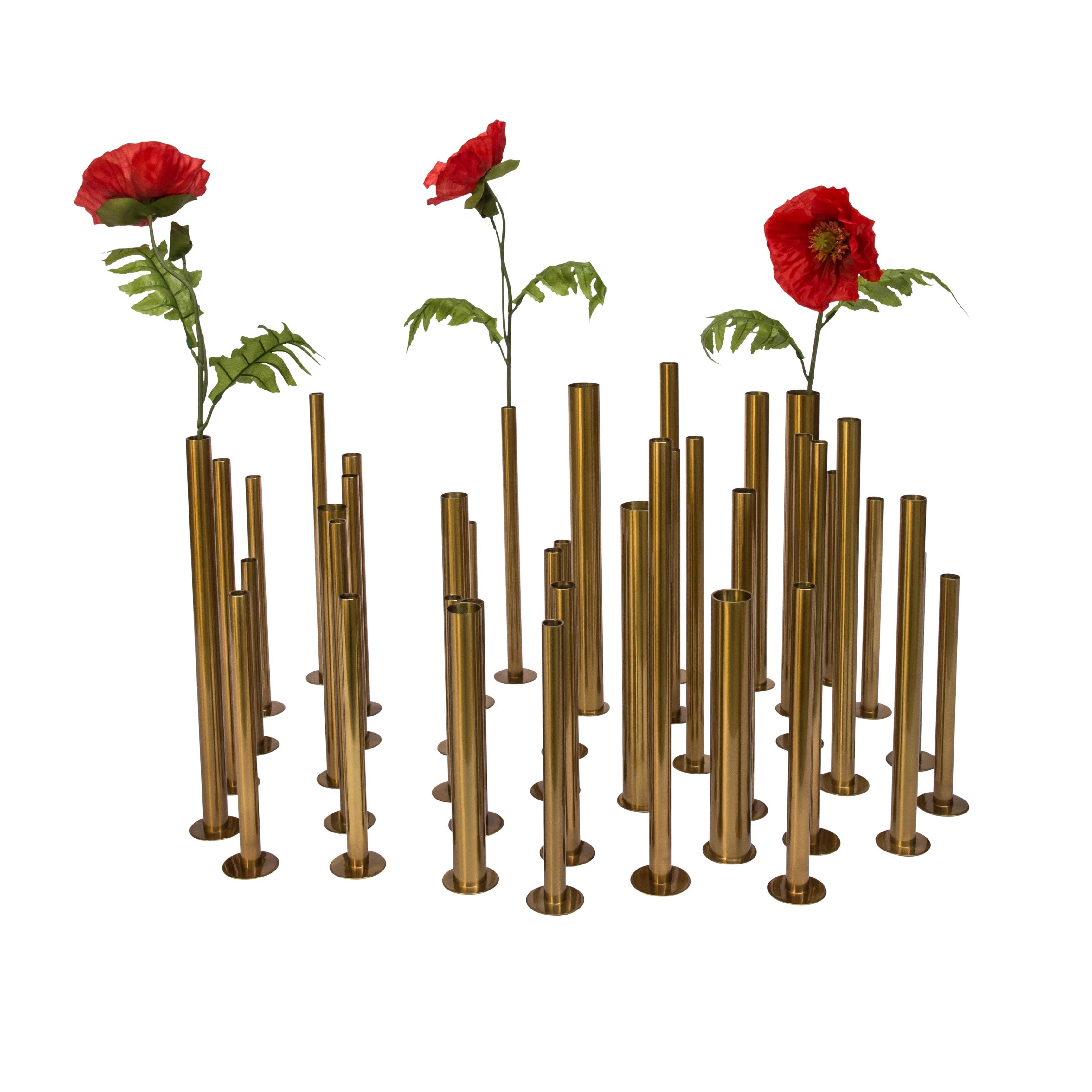 XXI secolo e contemporaneo Set 20 sculture decorative in tubo d'ottone portafiori di Diego Mardegan in vendita