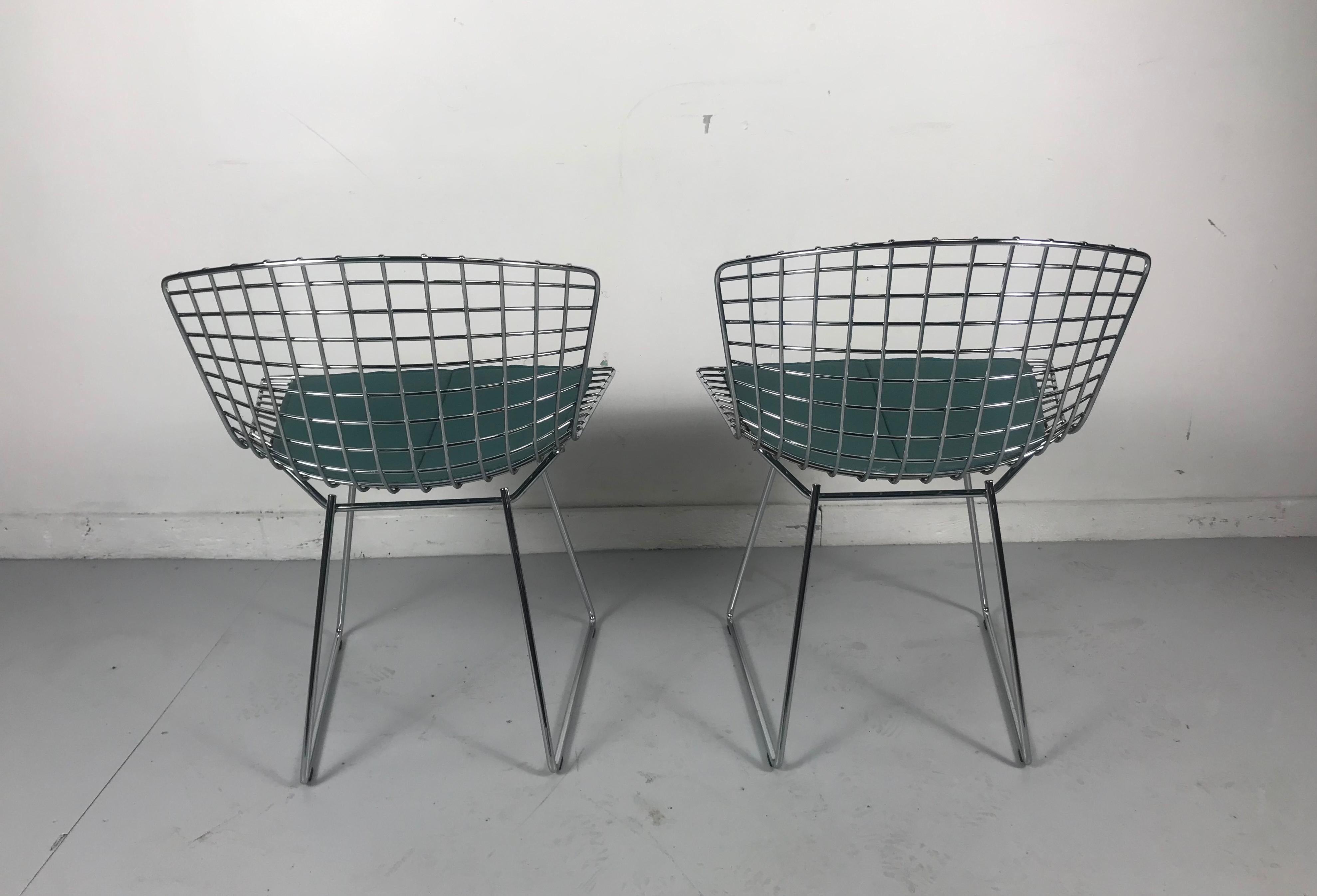 Set of 20 Vintage Chrome Bertoia Side Chairs by Knoll In Good Condition In Buffalo, NY